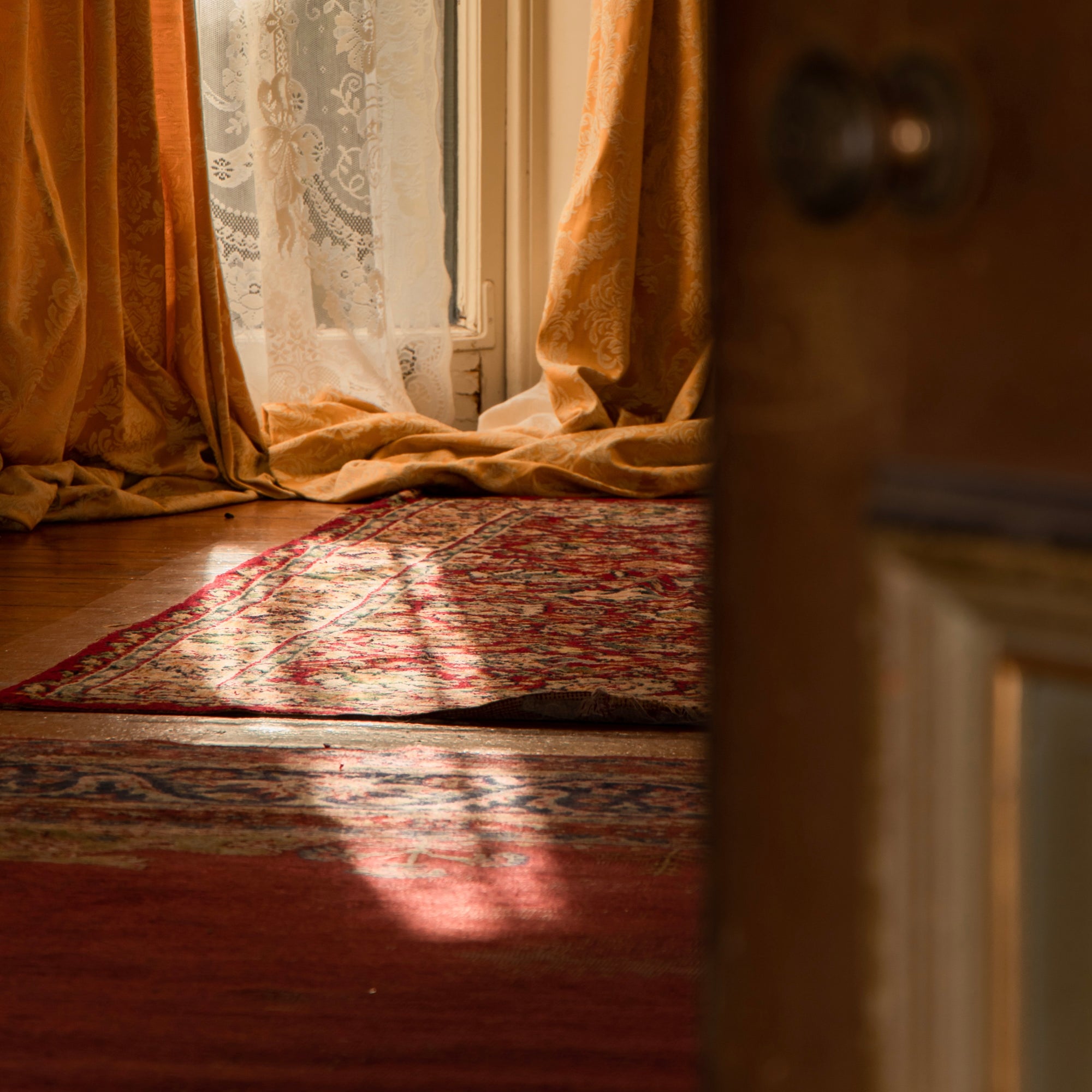 Neutral Carpet Complementing Wooden Furniture