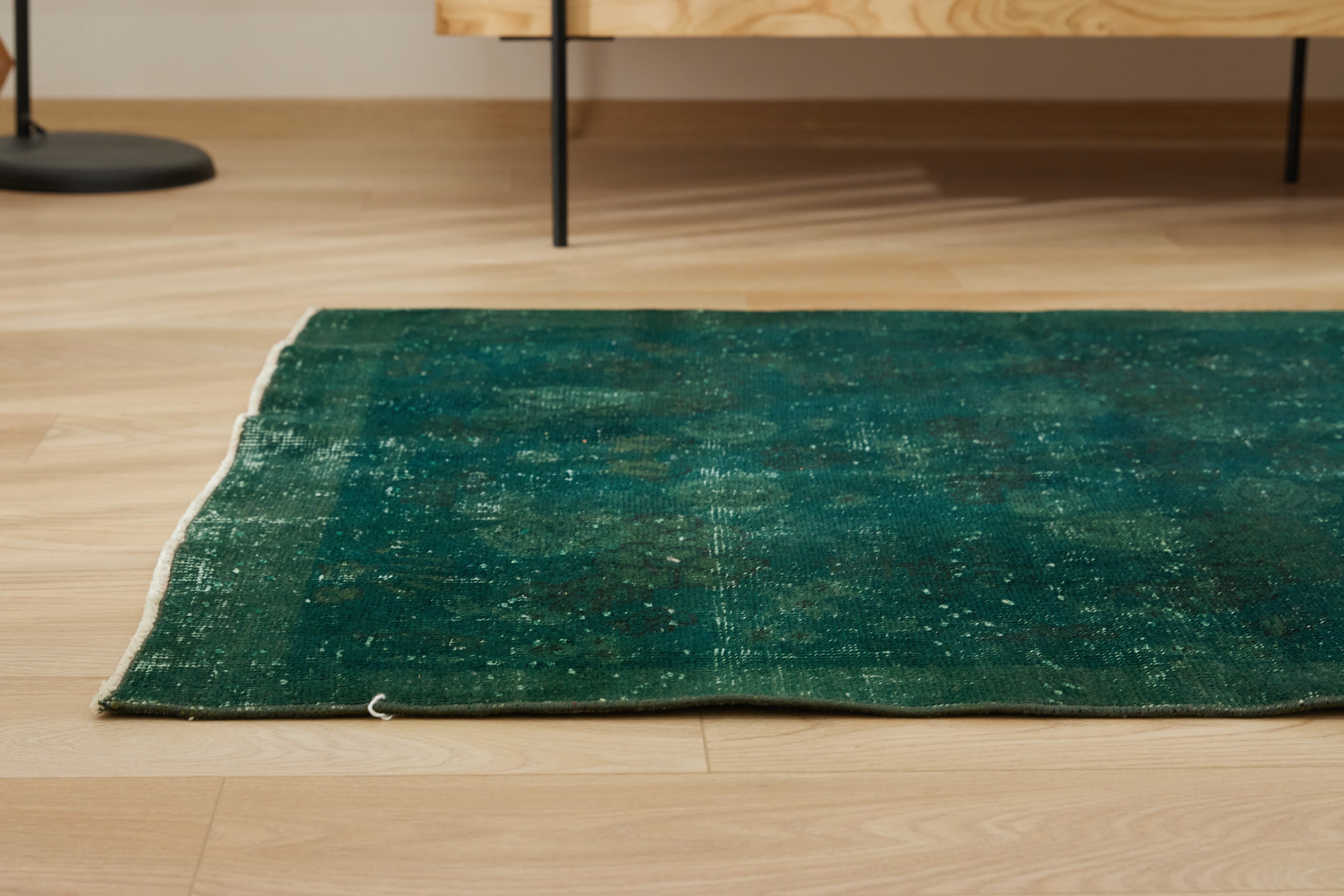 Aile - Harmony of Tradition and Modern Rug Style | Kuden Rugs