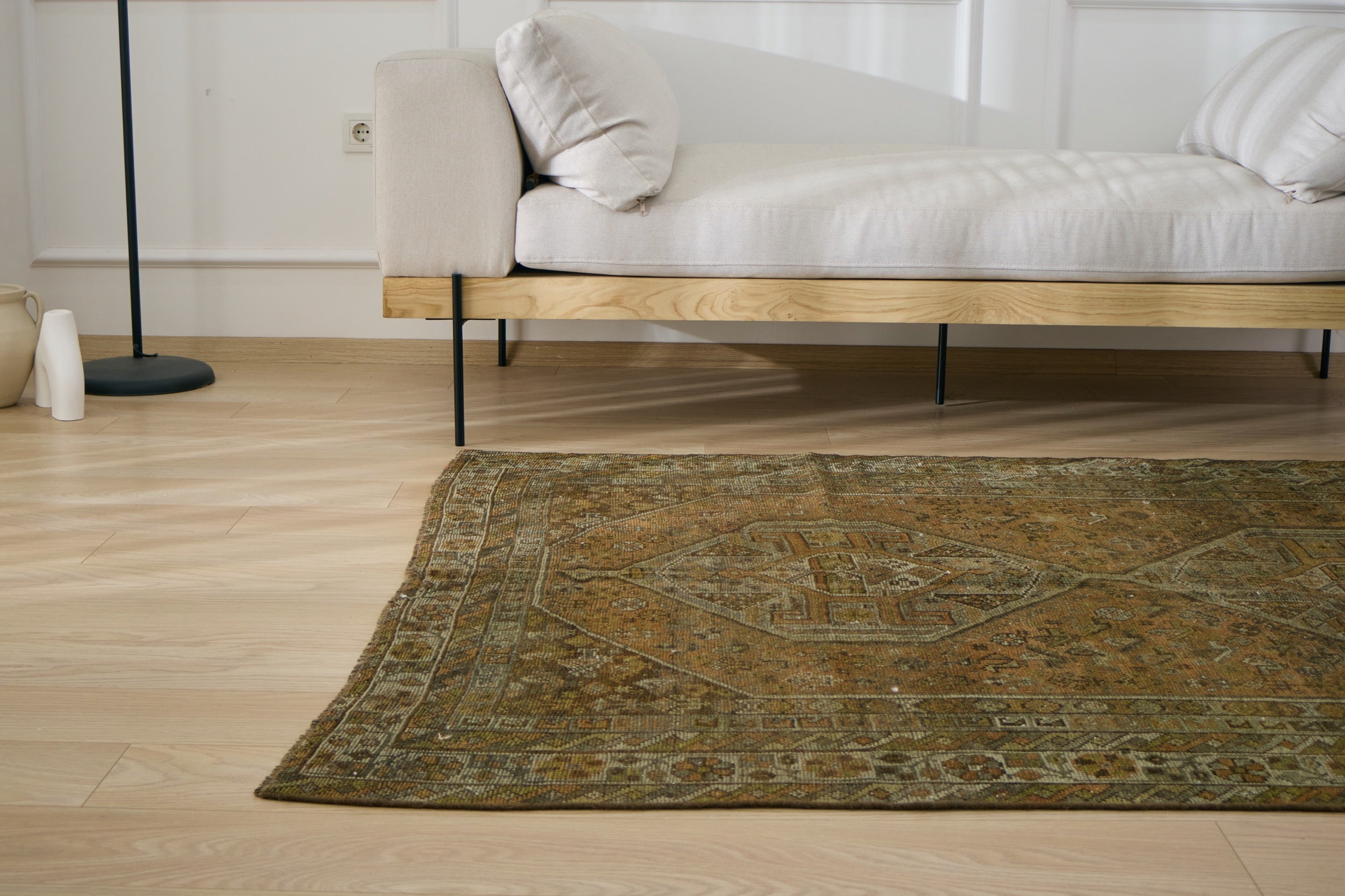 Alexia - Hand-Knotted Heritage in Every Stitch | Kuden Rugs