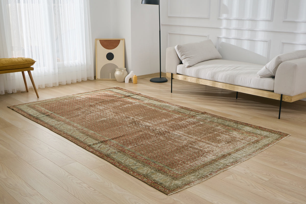 Alicija - Malayer Craftsmanship, Timeless Appeal | Kuden Rugs