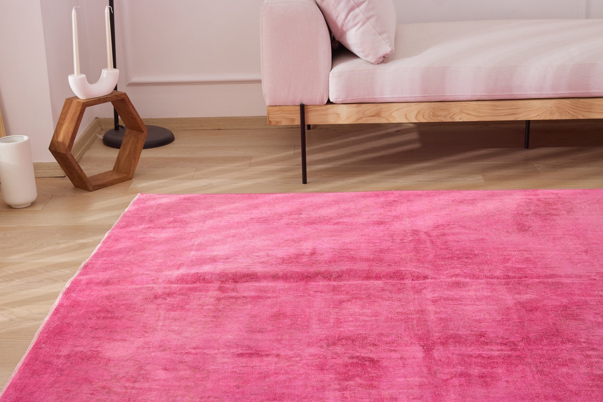 Embrace Barbra | Indian Rug Excellence | Vintage Carpet Prestige | Kuden Rugs