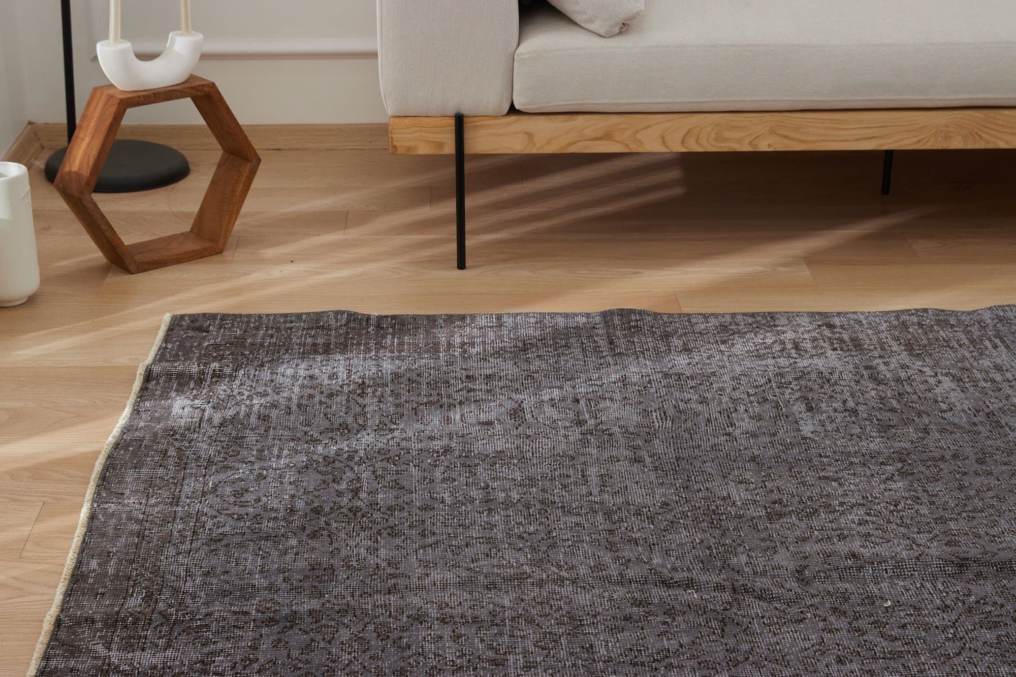 Brooklyn | Modern Vintage Fusion | Artisanal Allover Carpet | Kuden Rugs