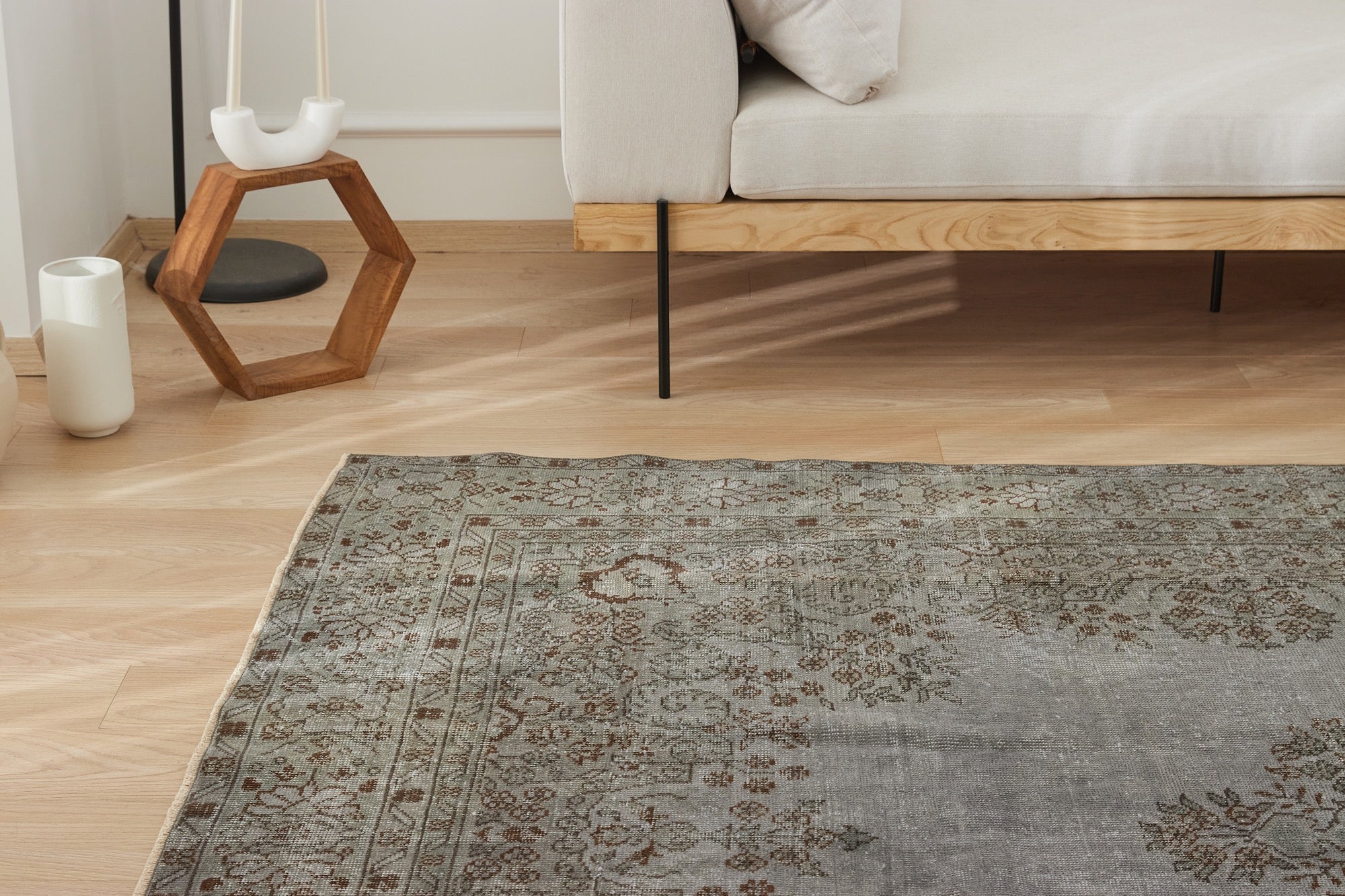 Calliope | Modern Vintage Fusion | Artisanal Medallion Carpet | Kuden Rugs
