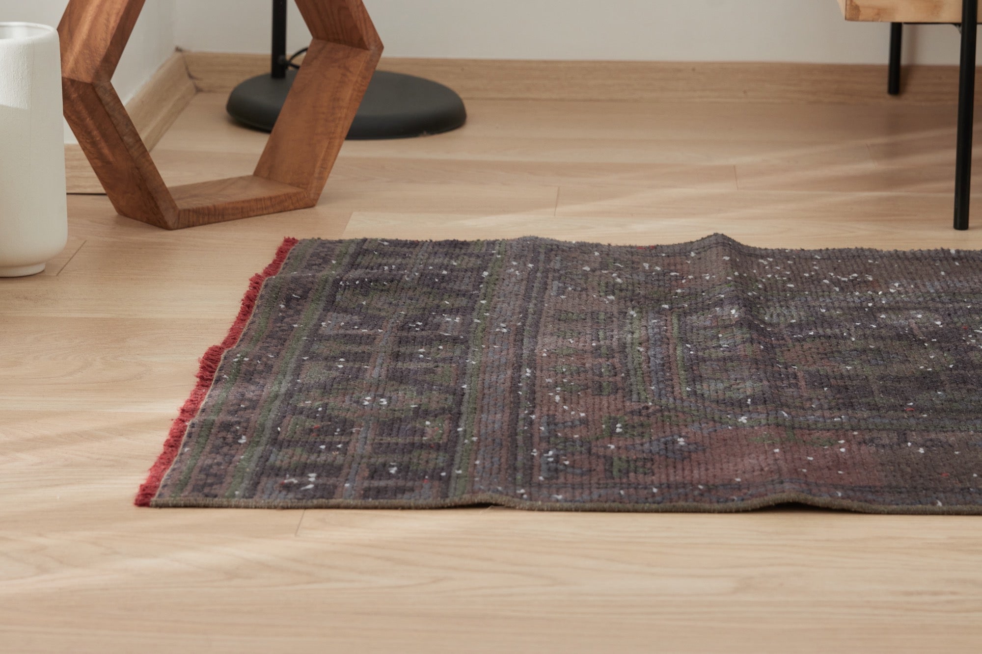 Cherelle | Timeless Turkish Craftsmanship in a Gray Area Rug | Kuden Rugs