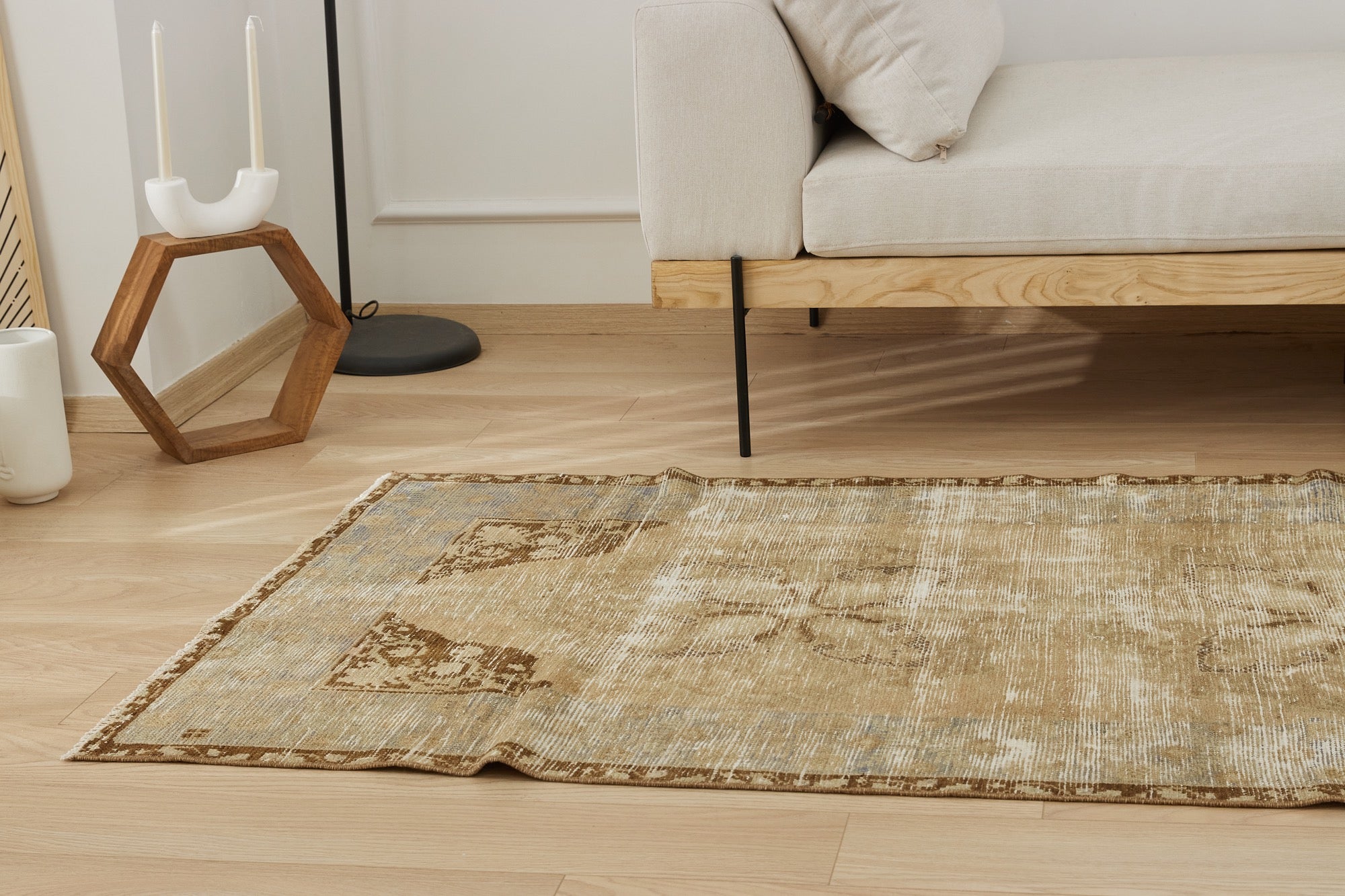 Dagmaryah | Timeless Turkish Runner with Modern Design | Kuden Rugs