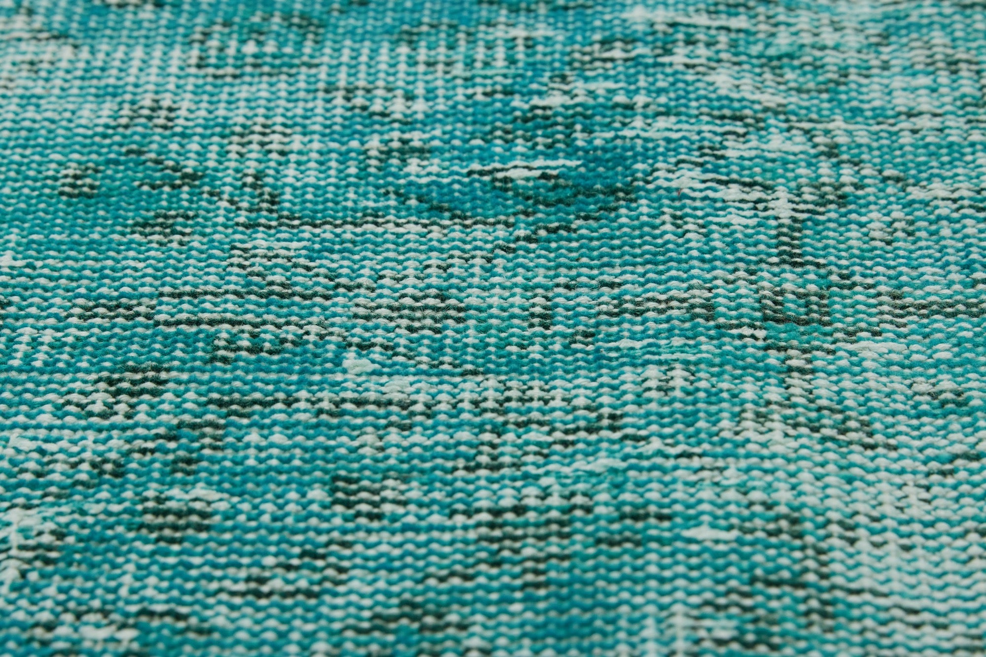 Dajona | Timeless Low-Pile Rug Craftsmanship | Kuden Rugs