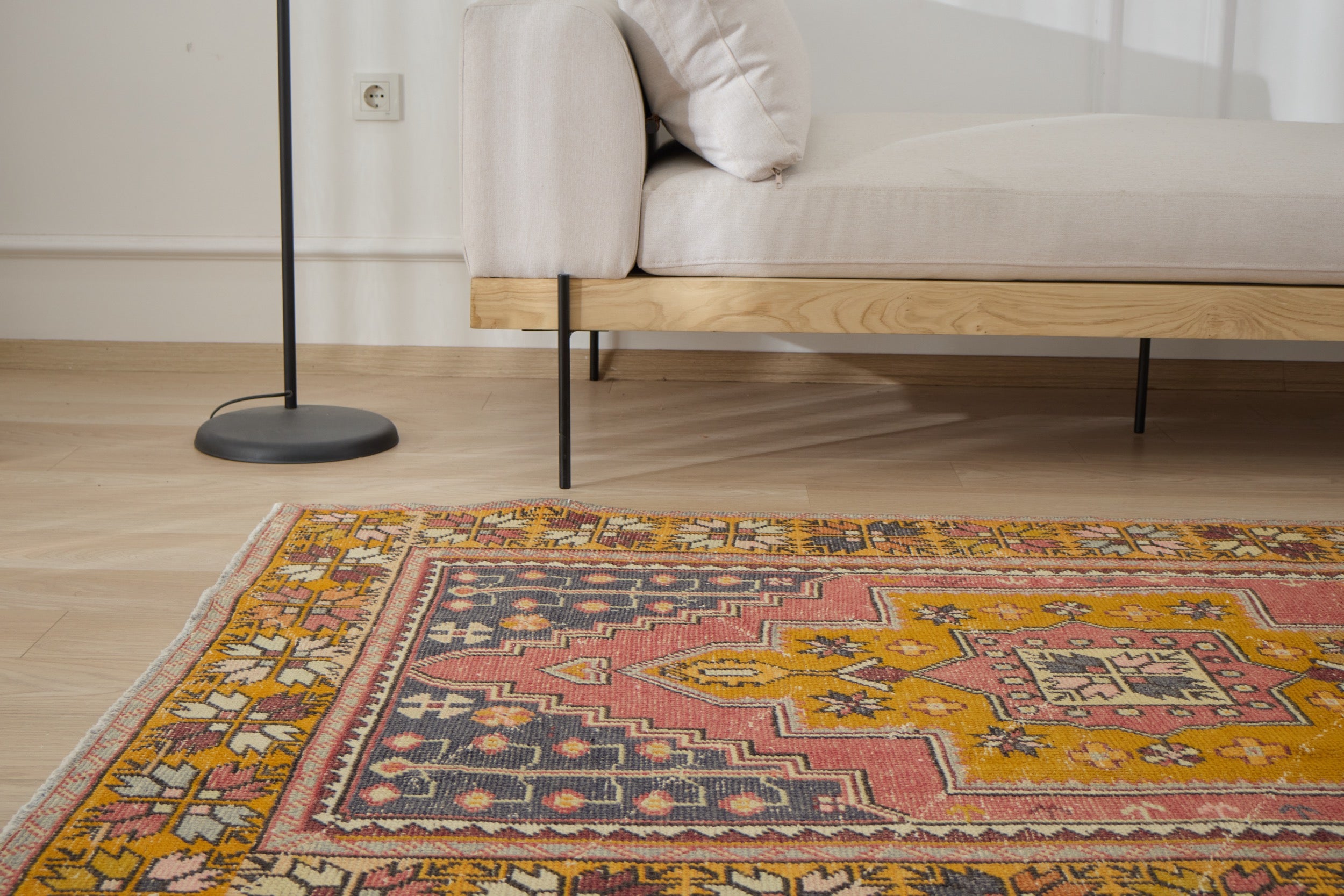 Diya - Vintage Turkish Anatolian Rug