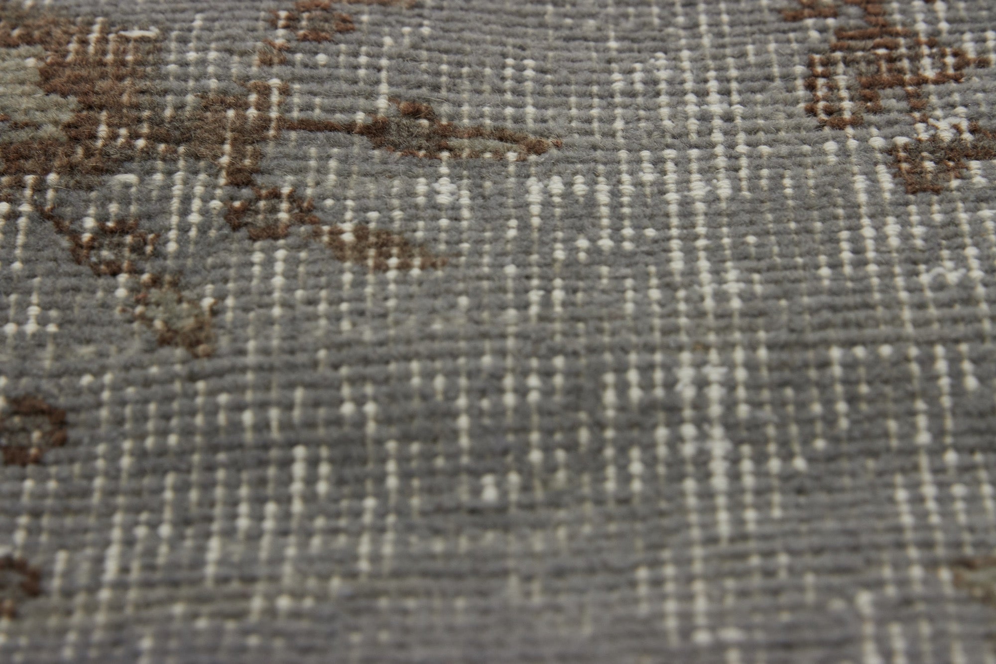 Ebba | Sophisticated Vintage Rug with Modern Design | Kuden Rugs