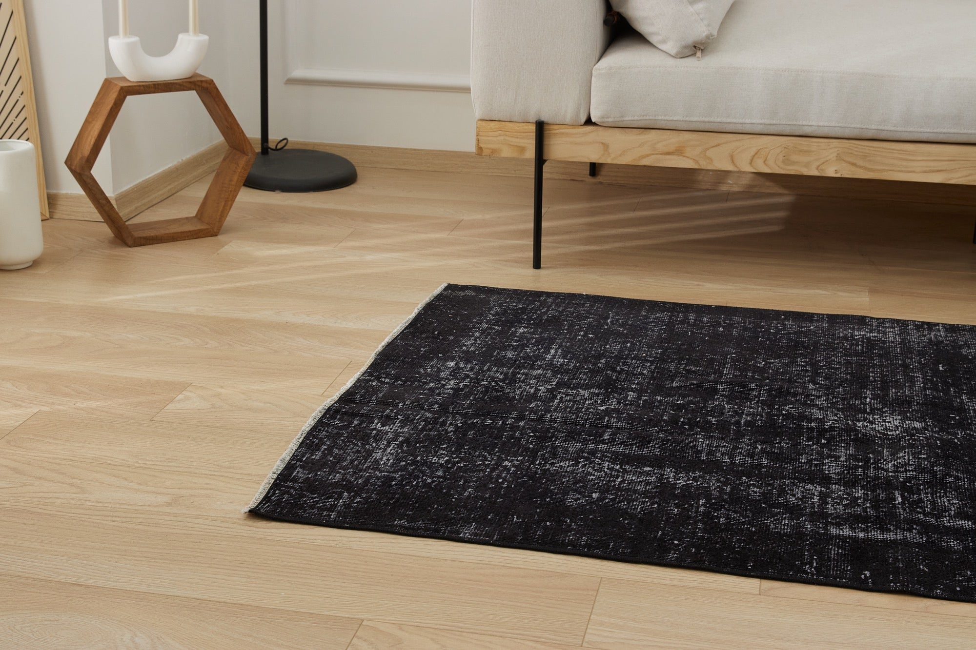 Eileen | Timeless Area Rug with Modern Elegance | Kuden Rugs