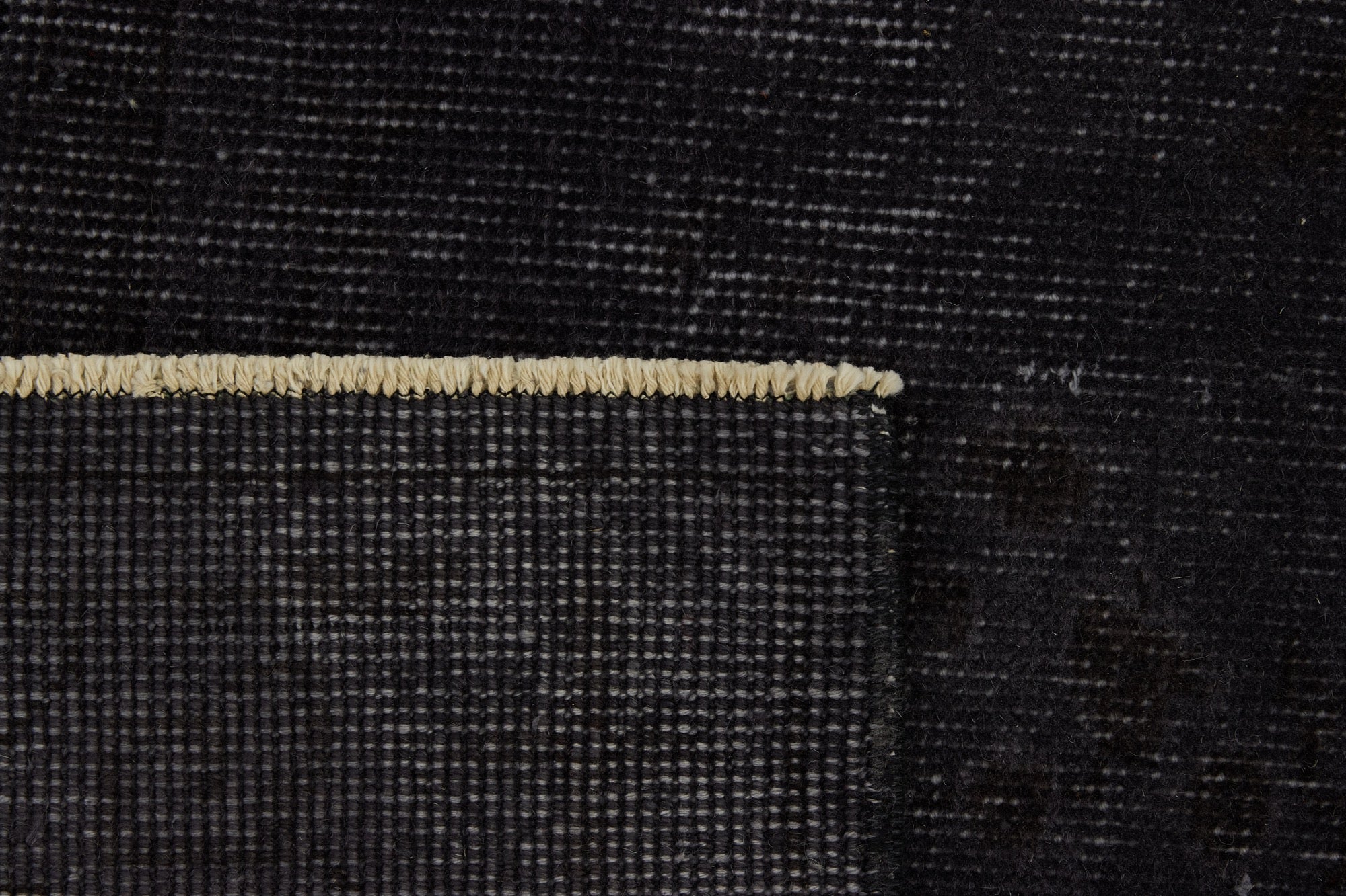 Emylee | Artisan Crafted Small Rug with Modern Elegance | Kuden Rugs