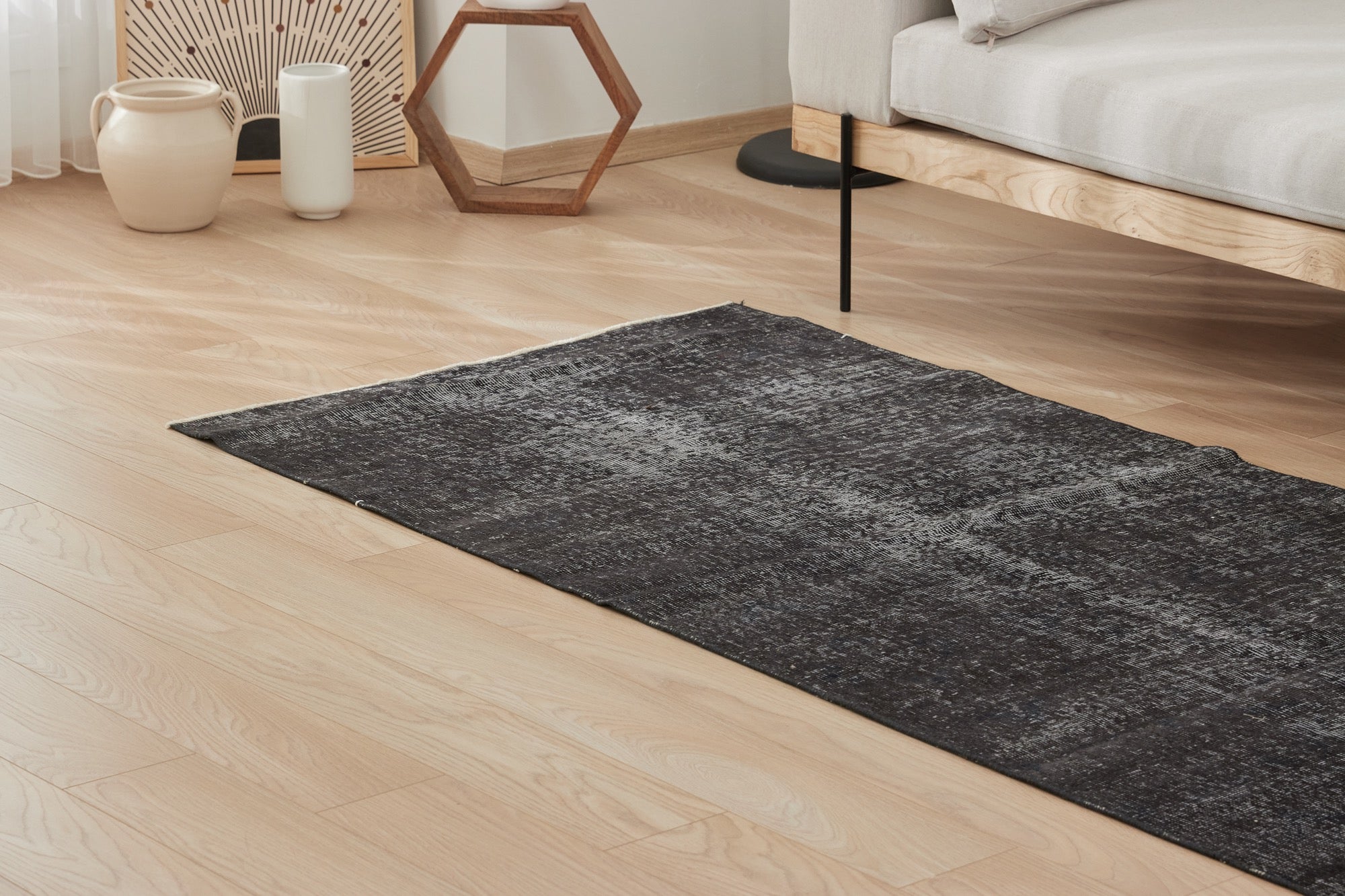Esther | Elegant Low-Pile Area Rug in Black | Kuden Rugs