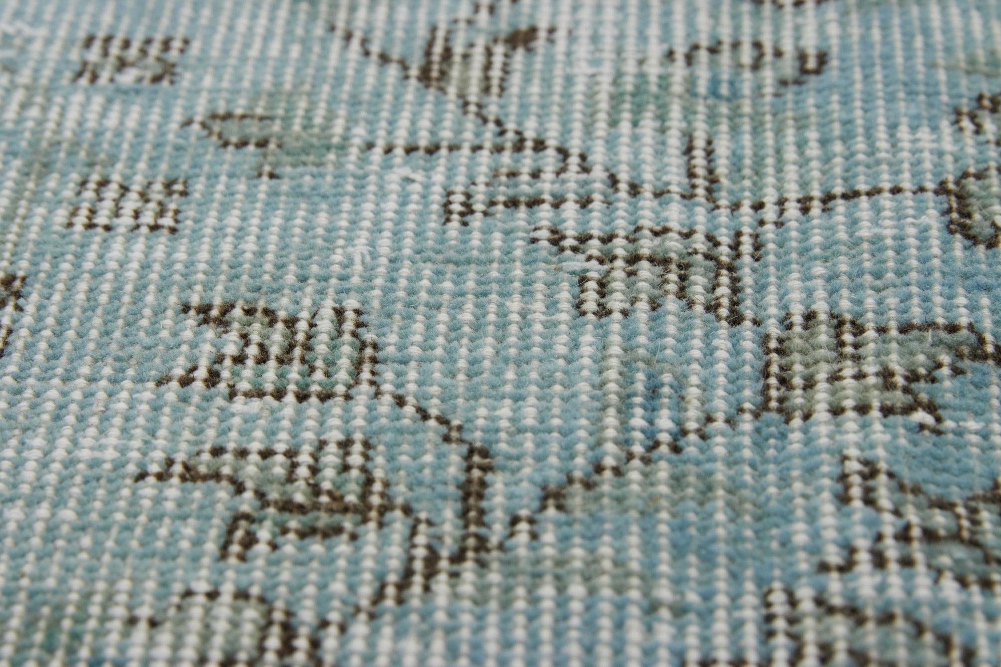 Farria | Sophisticated Small Pattern Vintage Rug | Kuden Rugs