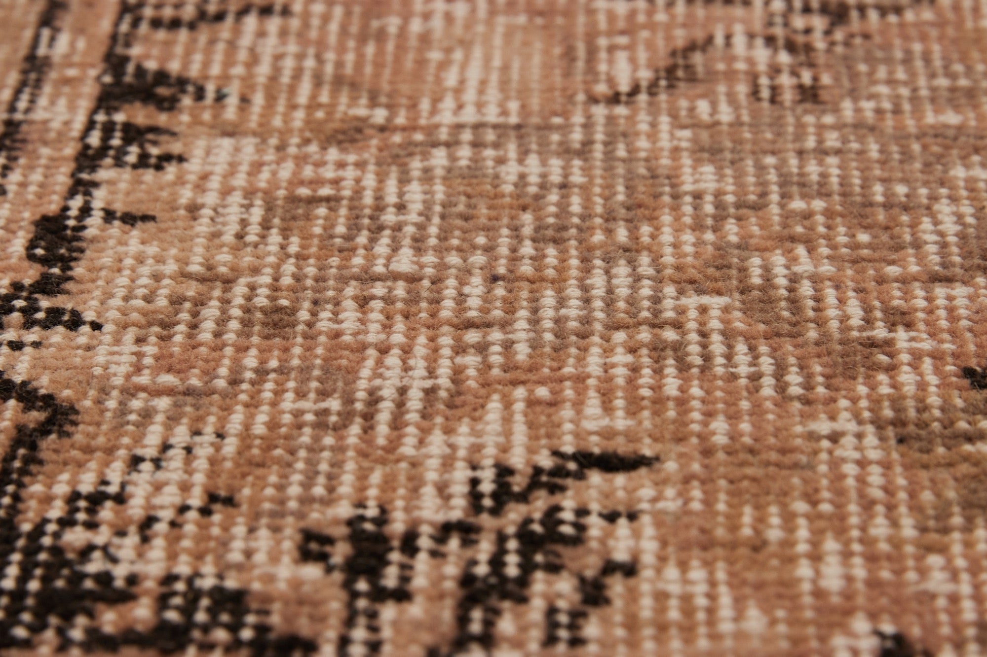 Fidela | Sophisticated Vintage Rug with Artisan Quality | Kuden Rugs