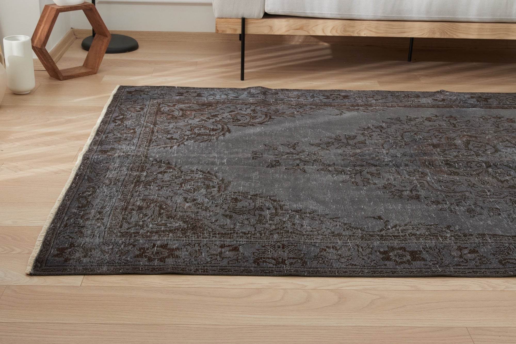 Flawya | Unique Low-Pile Turkish Rug | Kuden Rugs