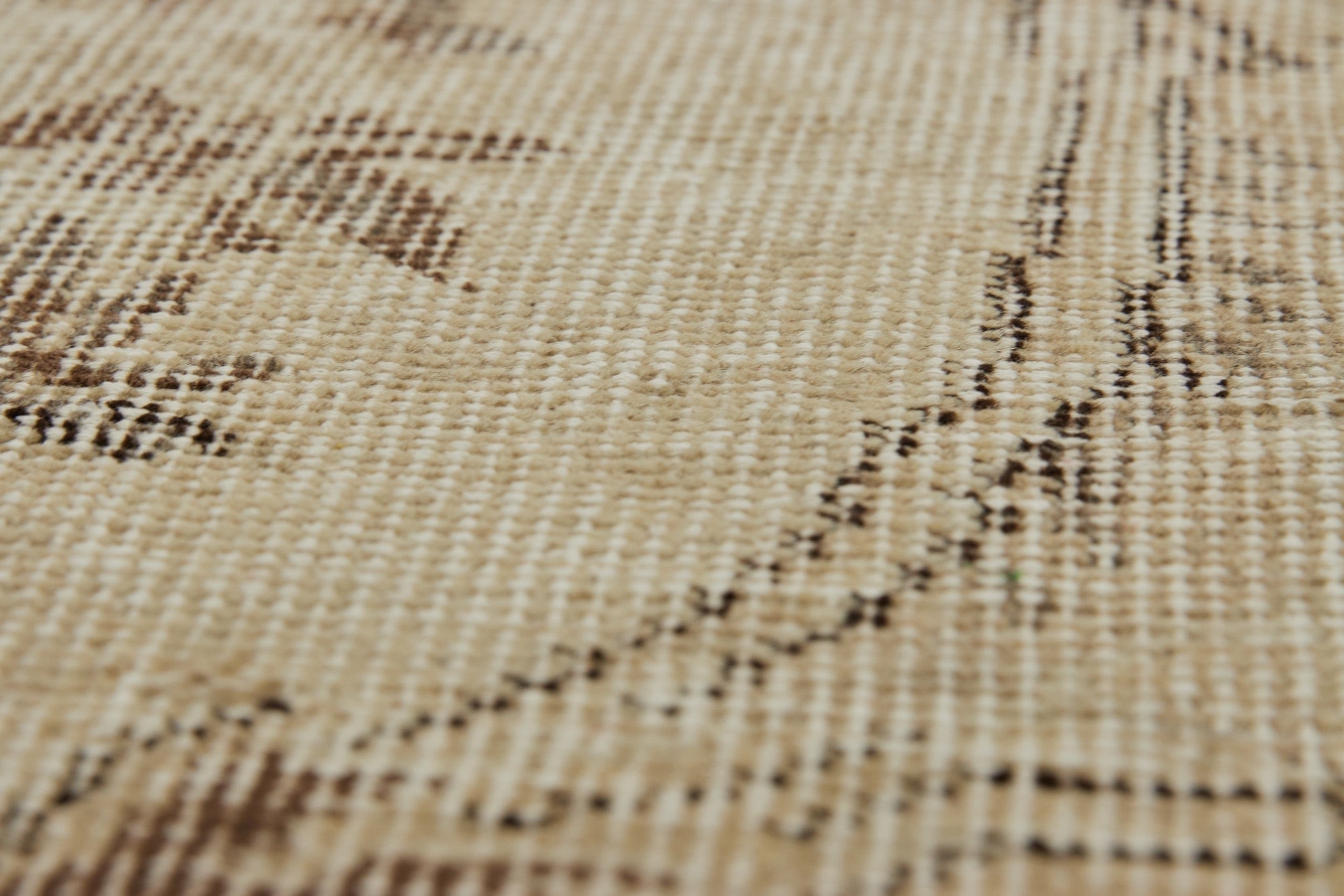 Ginevive | Unique Low-Pile Turkish Rug | Kuden Rugs