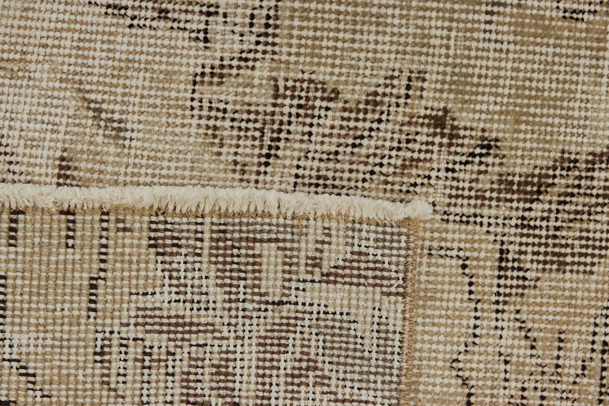 Ginevive | Sophisticated Vintage Rug with Artisan Quality | Kuden Rugs