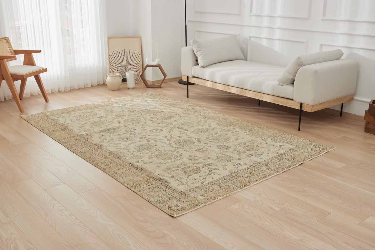 Ginneva | Vintage Hand-Knotted Turkish Carpet | Kuden Rugs