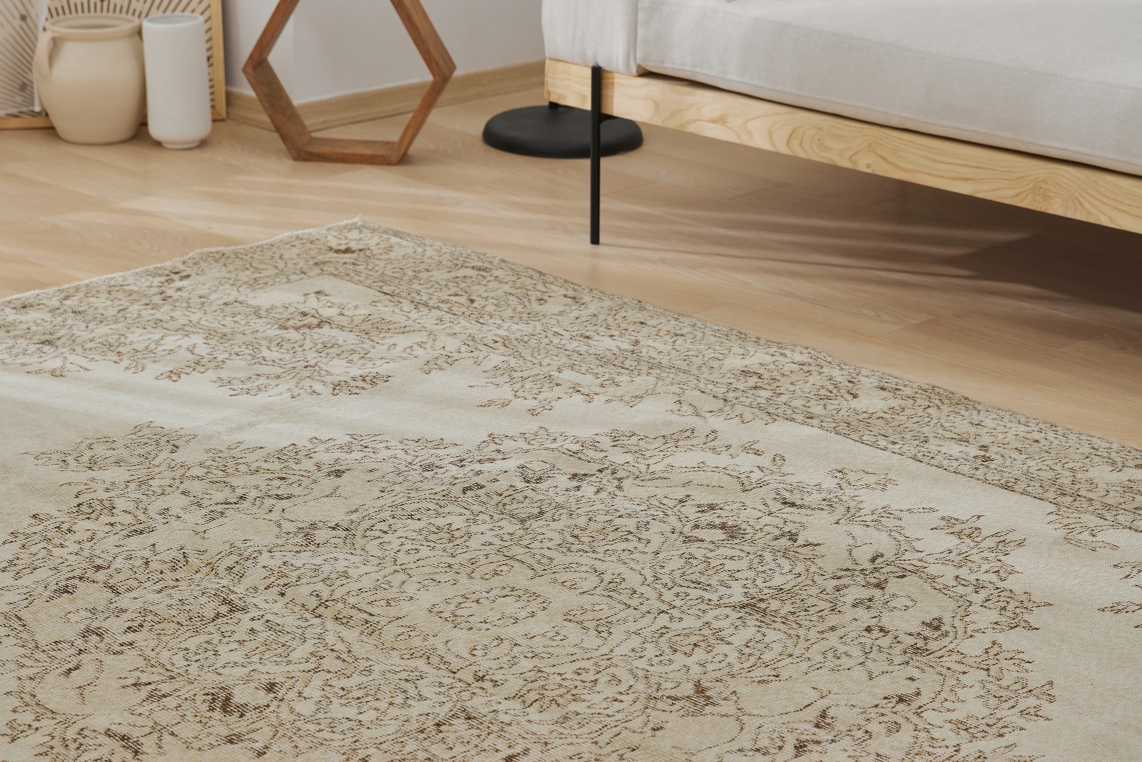 Discover Harmony | Turkish Rug Tradition | Vintage Carpet Sophistication | Kuden Rugs