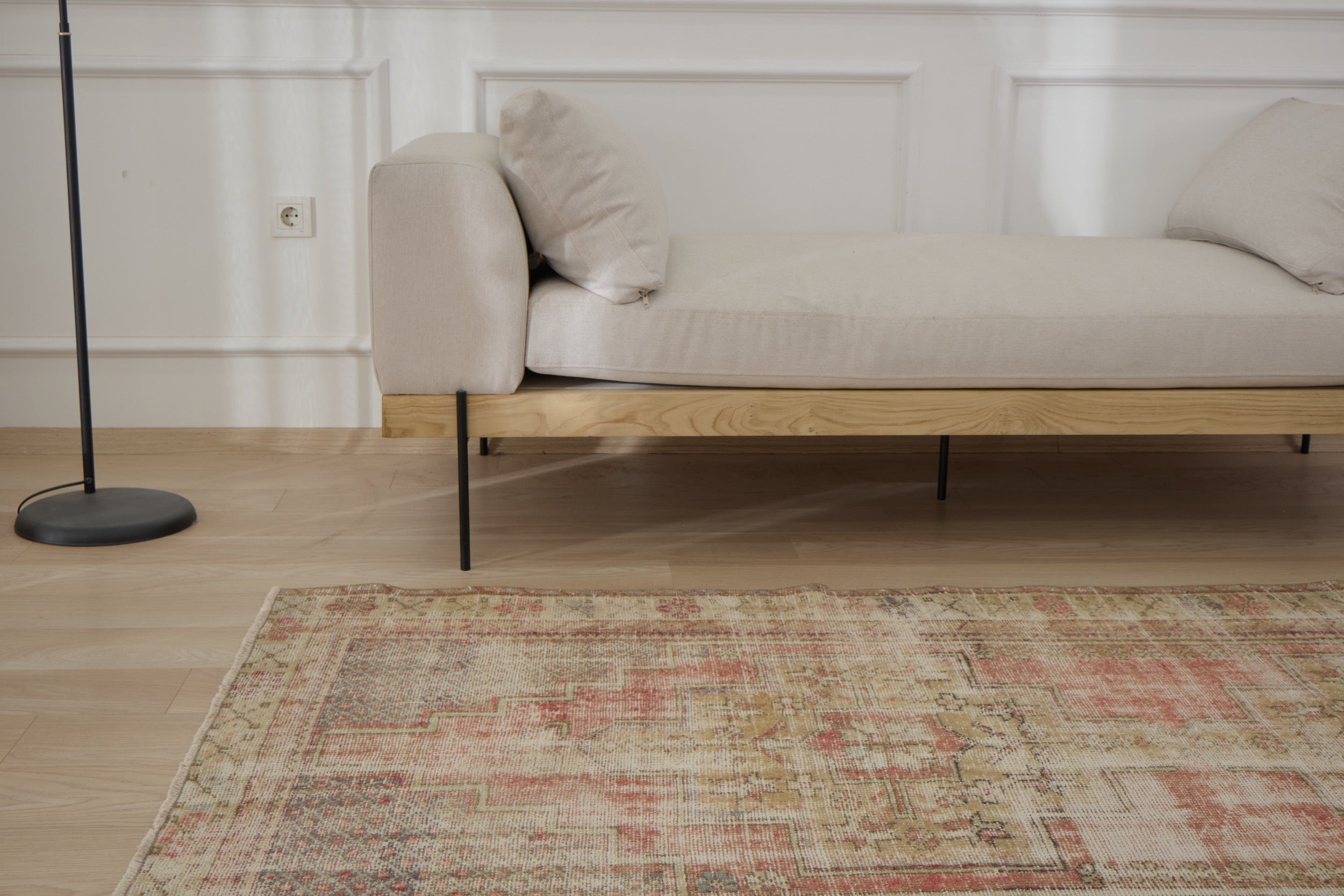 Heni - Oushak Rug | Kuden Rugs