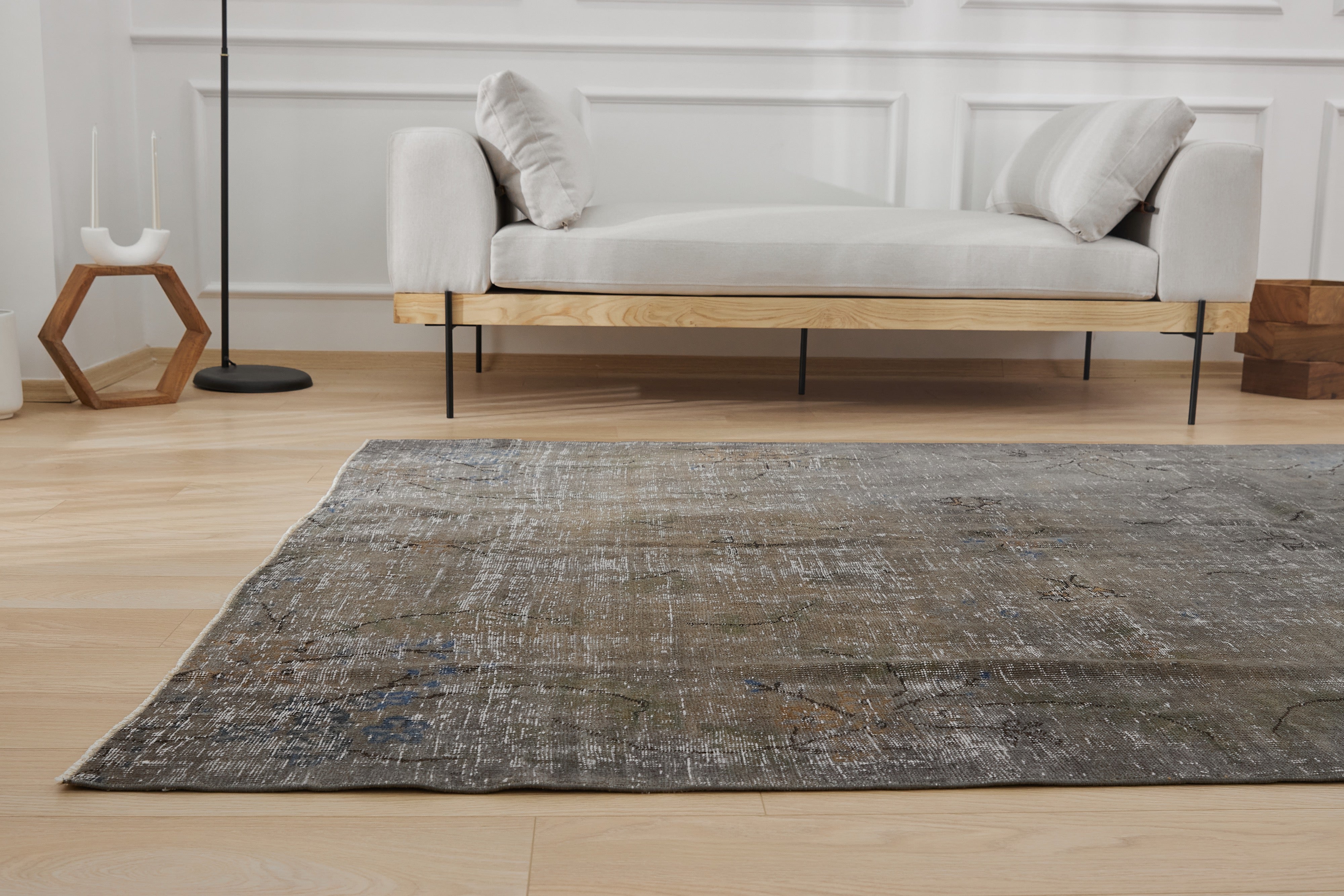 Discover Juliet | Turkish Rug Tradition | Vintage Carpet Elegance | Kuden Rugs