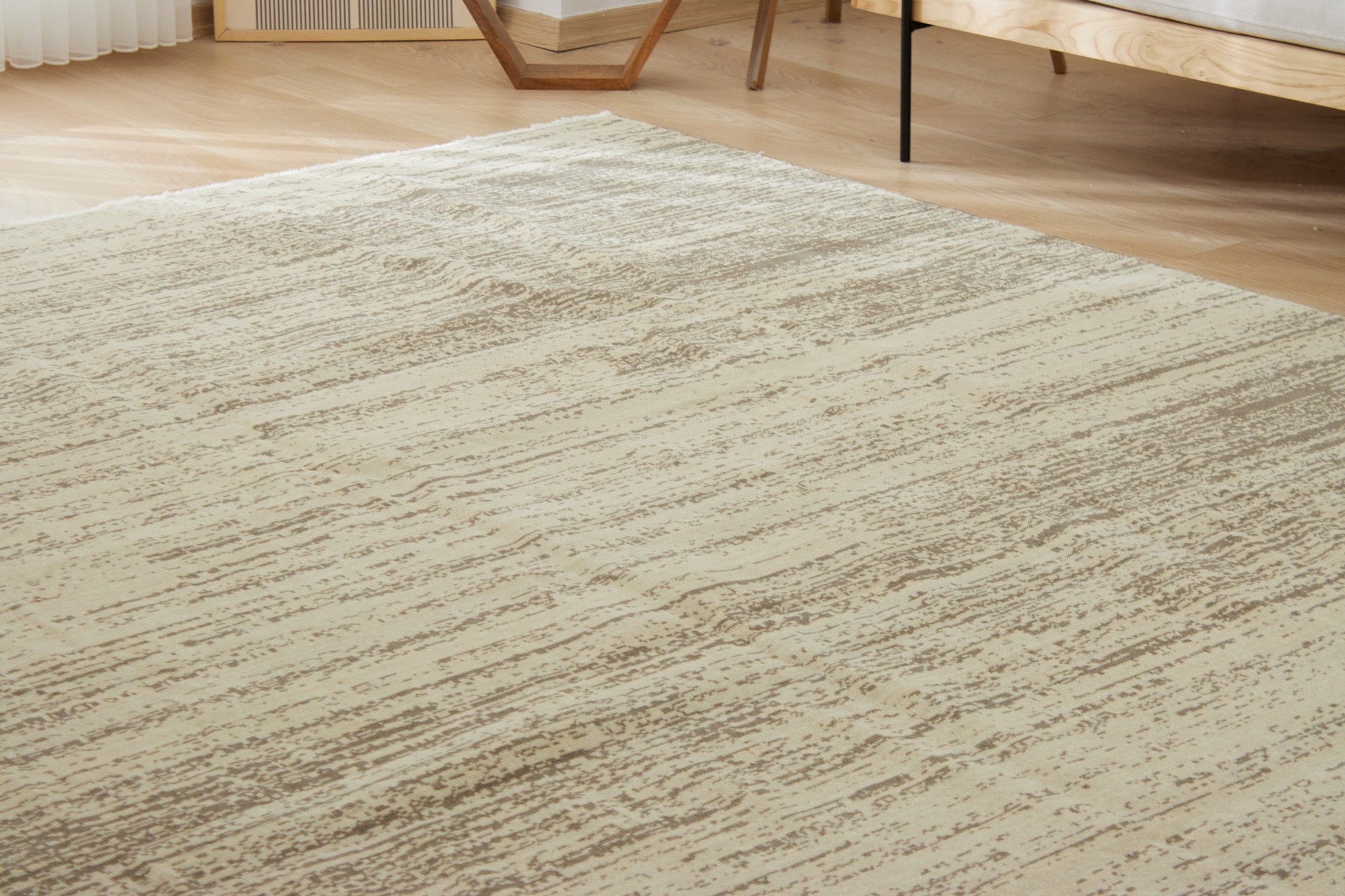 Lahoma | New Oriental-Inspired Artisan Carpet | Kuden Rugs