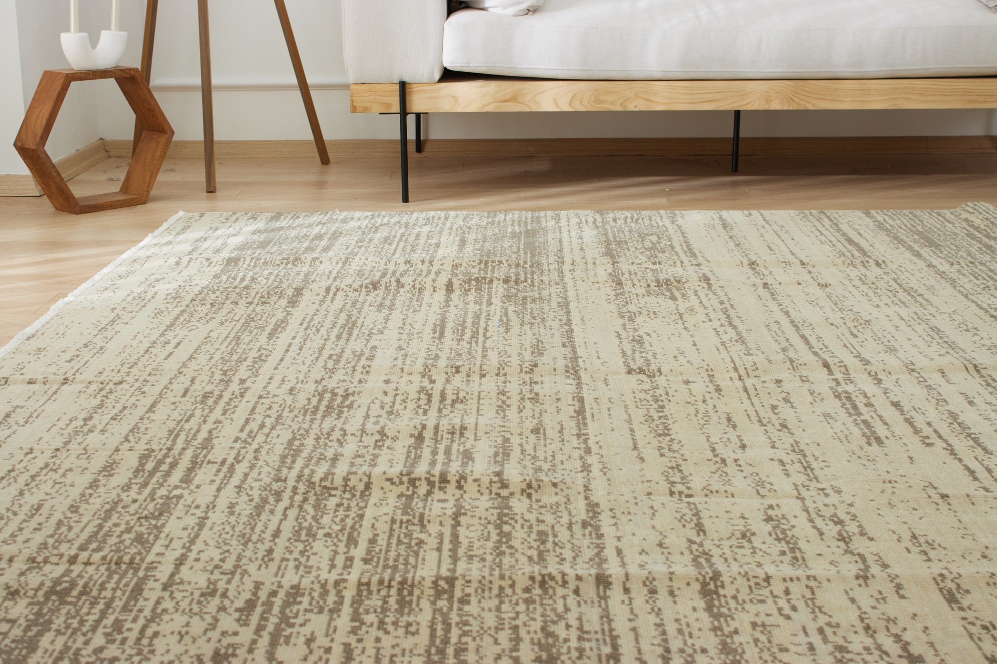 Lahoma | Unique Abstract Pattern Elegance | Kuden Rugs