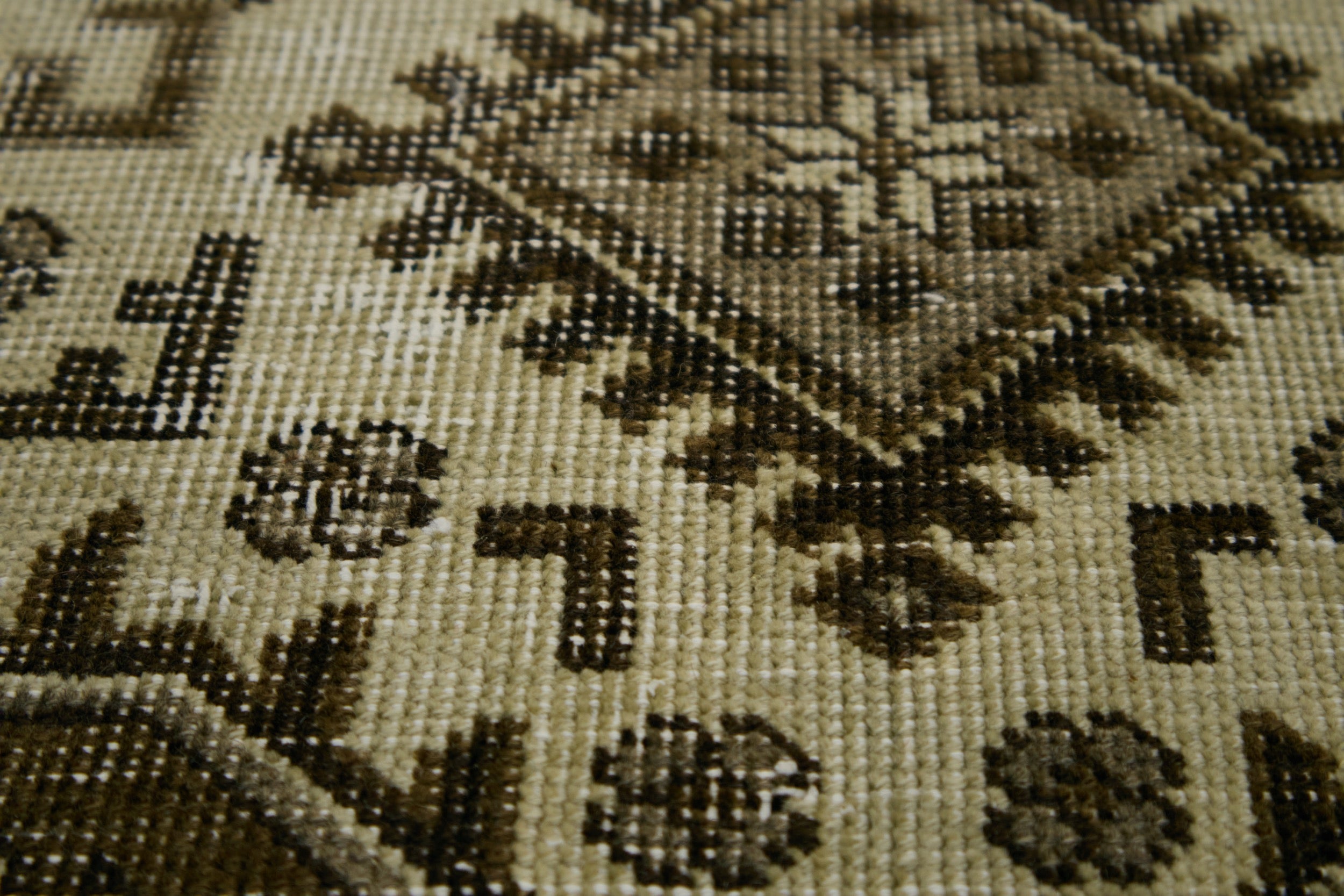 Larissa - Unveiling Persian Craftsmanship | Kuden Rugs
