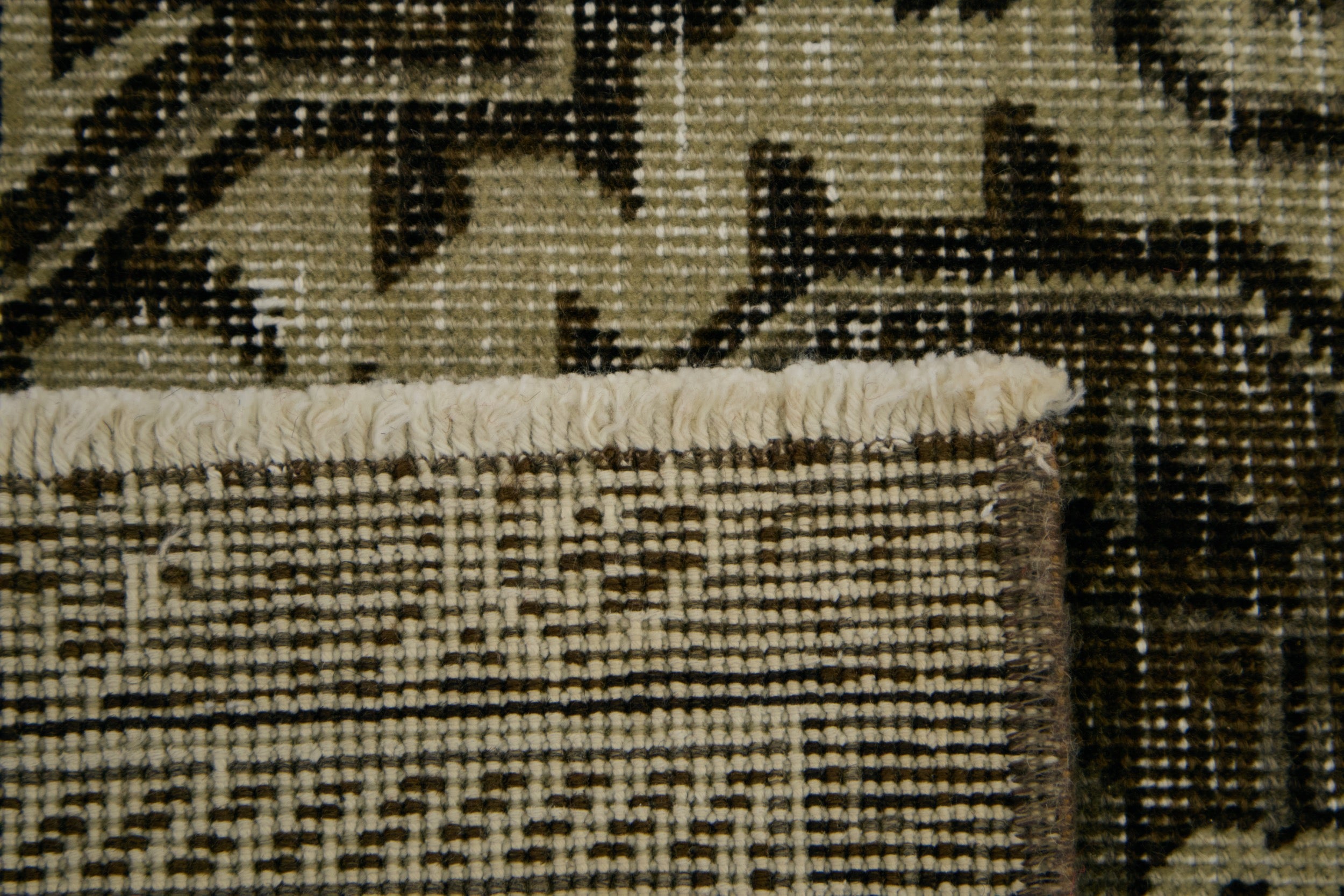 Larissa - Tradition and Style in Every Stitch | Kuden Rugs
