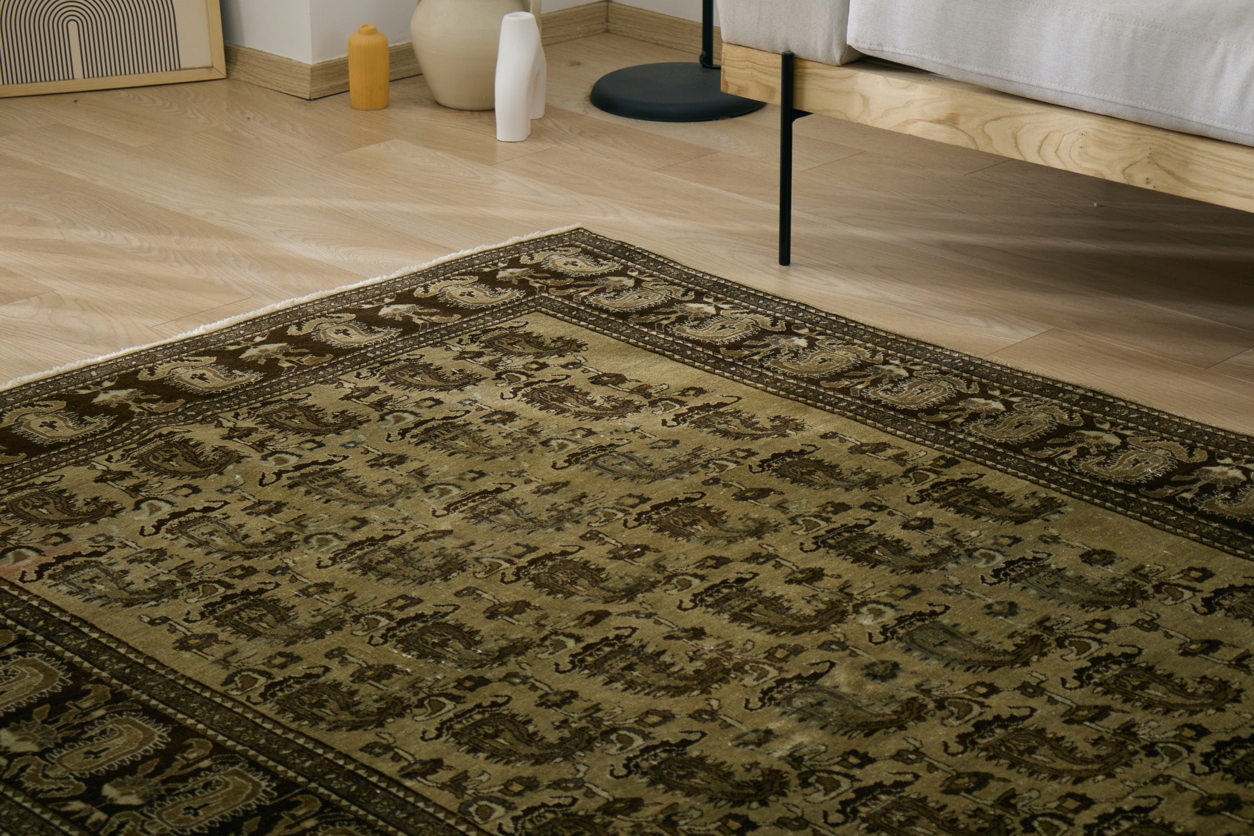Lynda - A Weave of Tradition and Modernity | Kuden Rugs