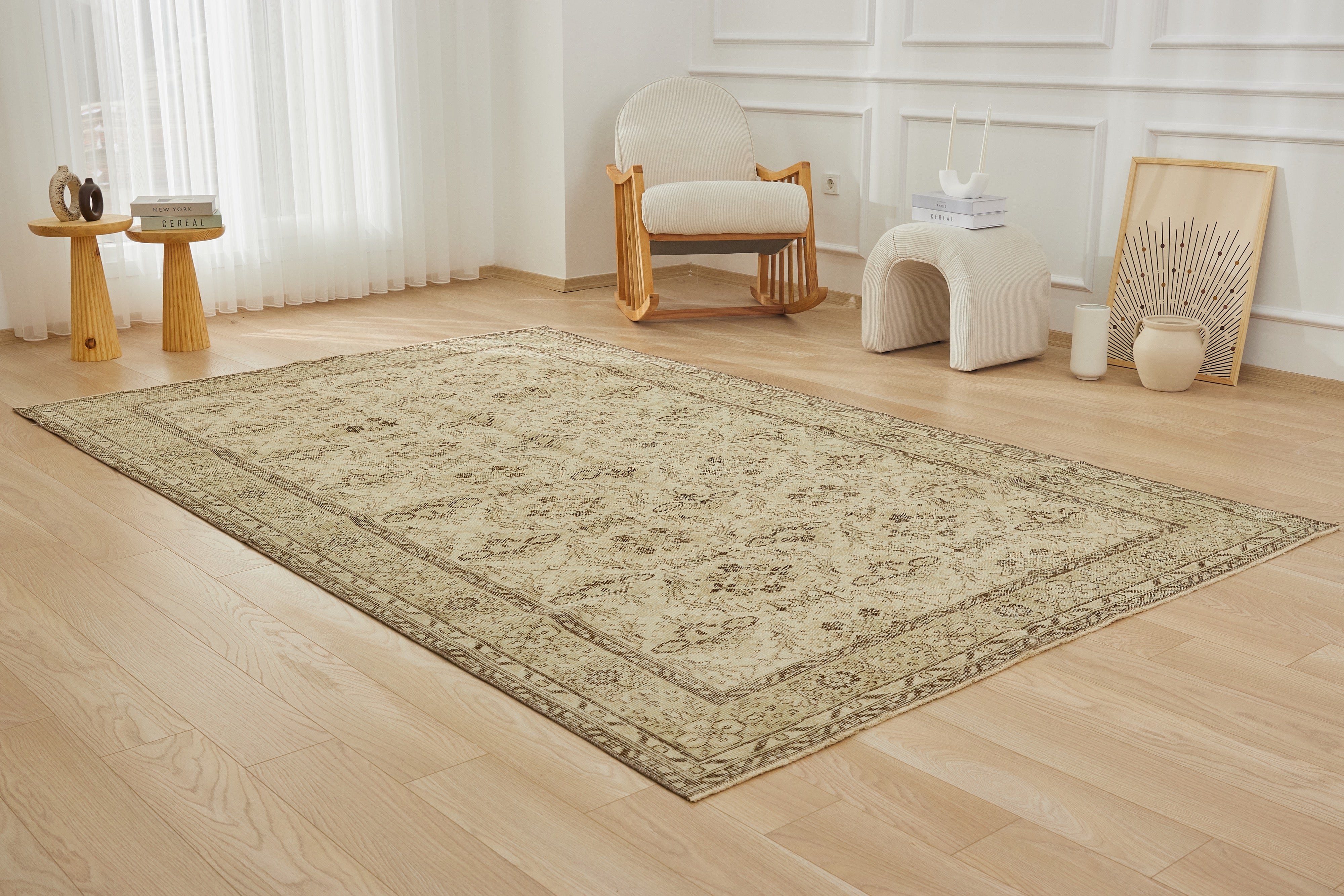 Antiquewashed Sophistication - Mariele's Timeless Design