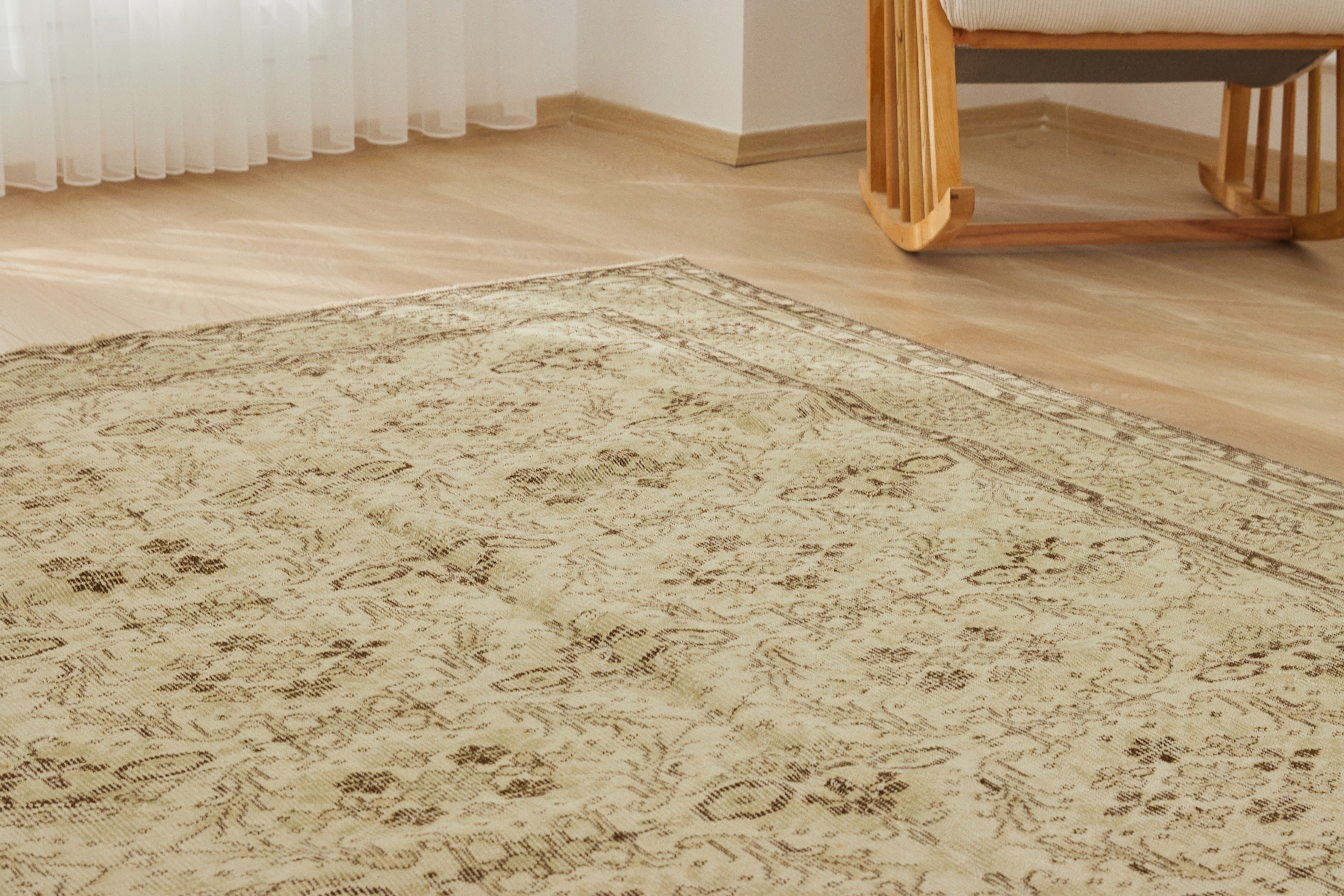 Hand-Knotted Craft - The Essence of Mariele