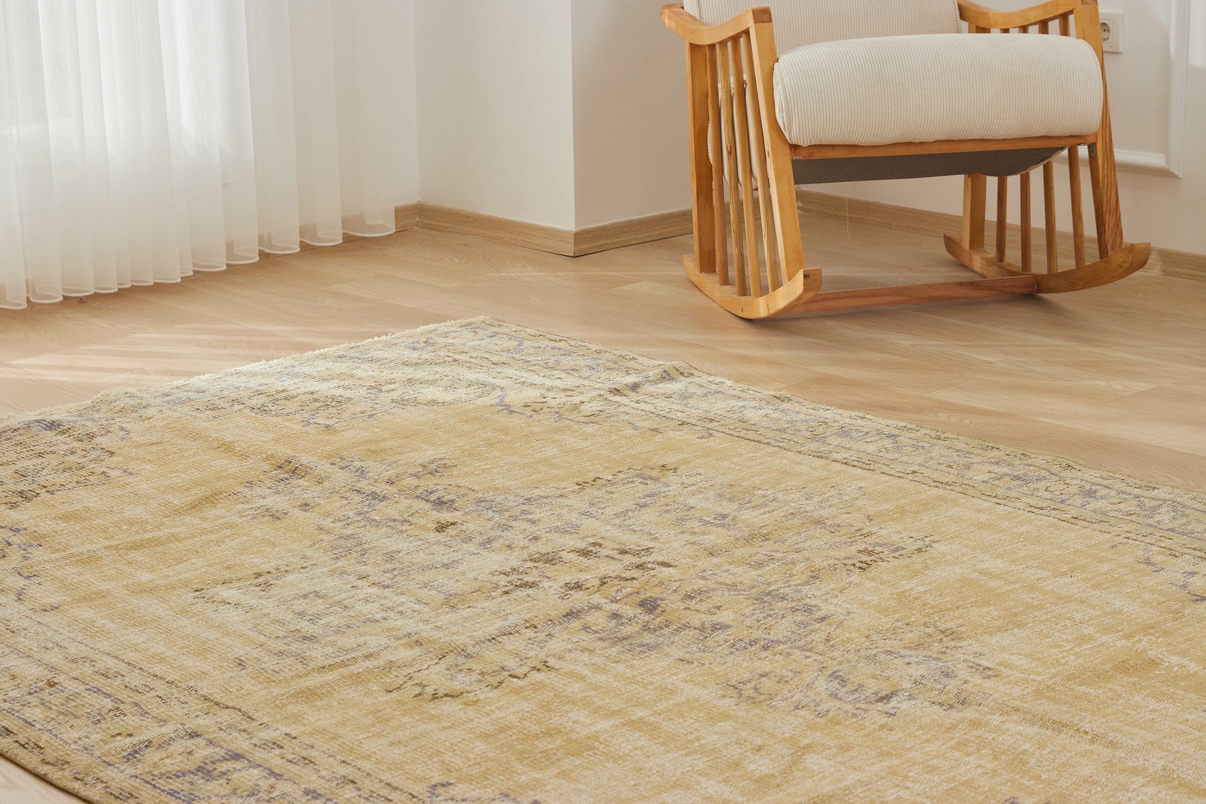 Hand-Knotted Tradition - The Essence of Marleigh