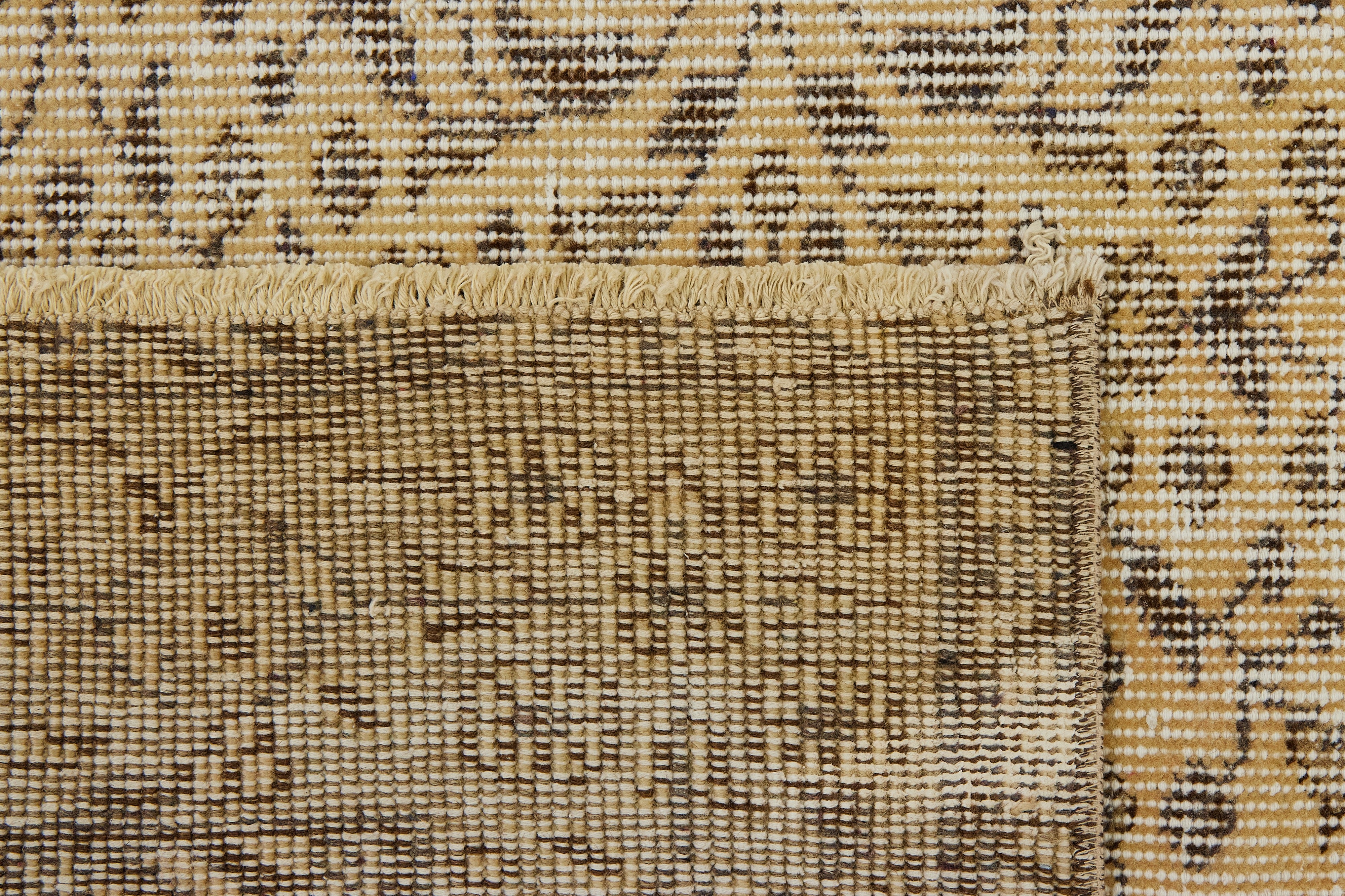 Melinda - Fusion of Tradition in Modern Rug Craft