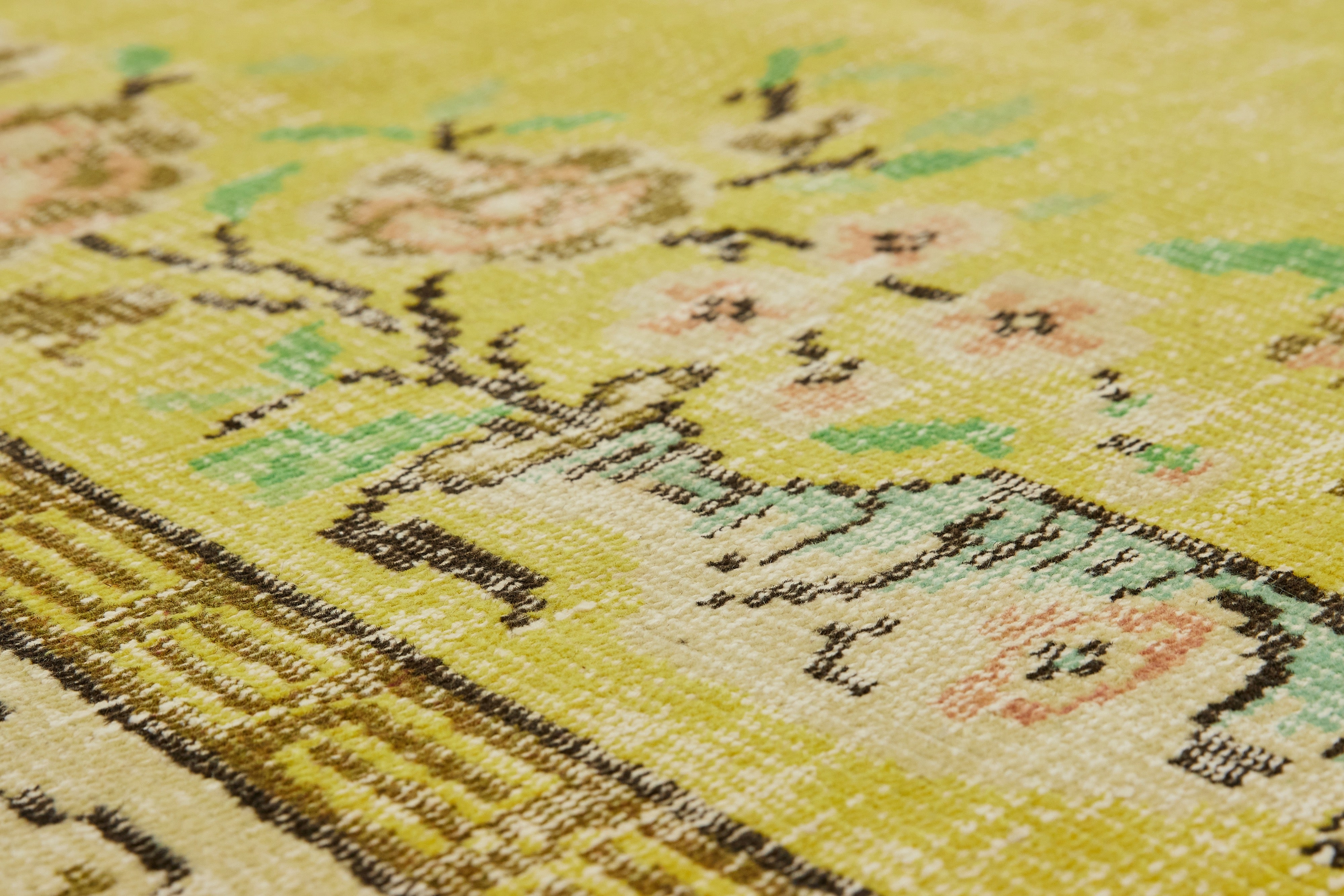 1970's Vintage Revival - Merida's Luxurious Carpet Weave