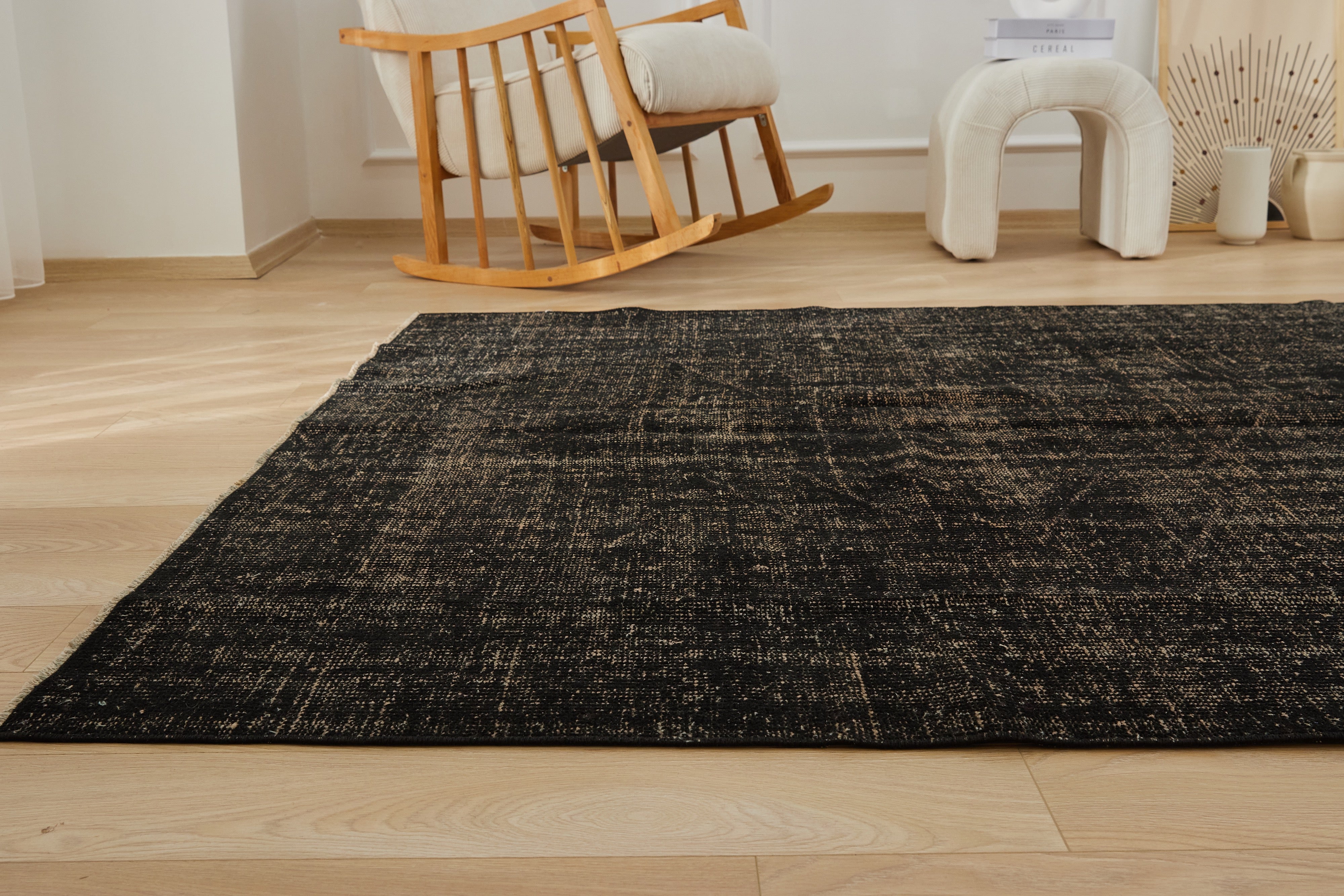 Artisan Quality: A Turkish Rug Tradition.