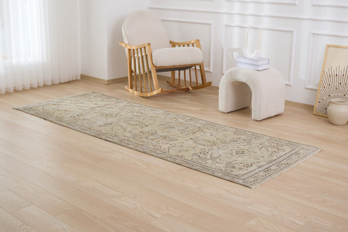 Hand-Knotted Splendor - Richenza Vintage Rug | Kuden Rugs