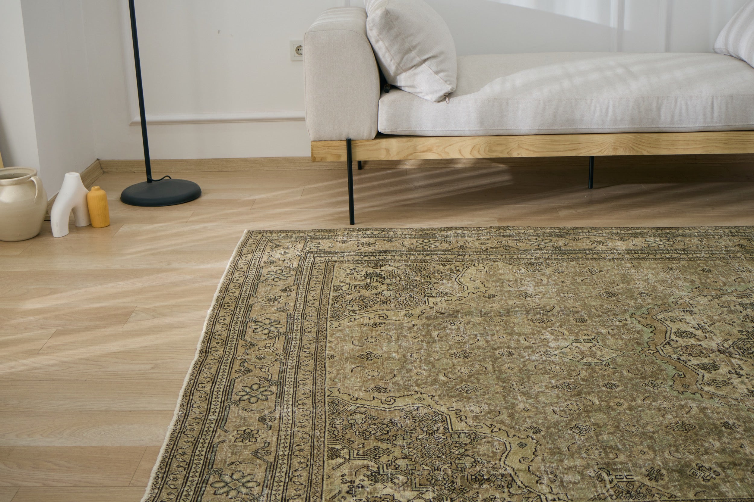 Shoshanna - Crafting Comfort, One Knot at a Time | Kuden Rugs