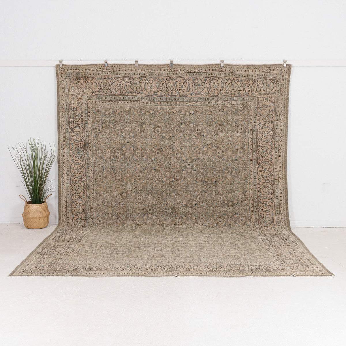 Daevena - Vintage Persian Area Rug