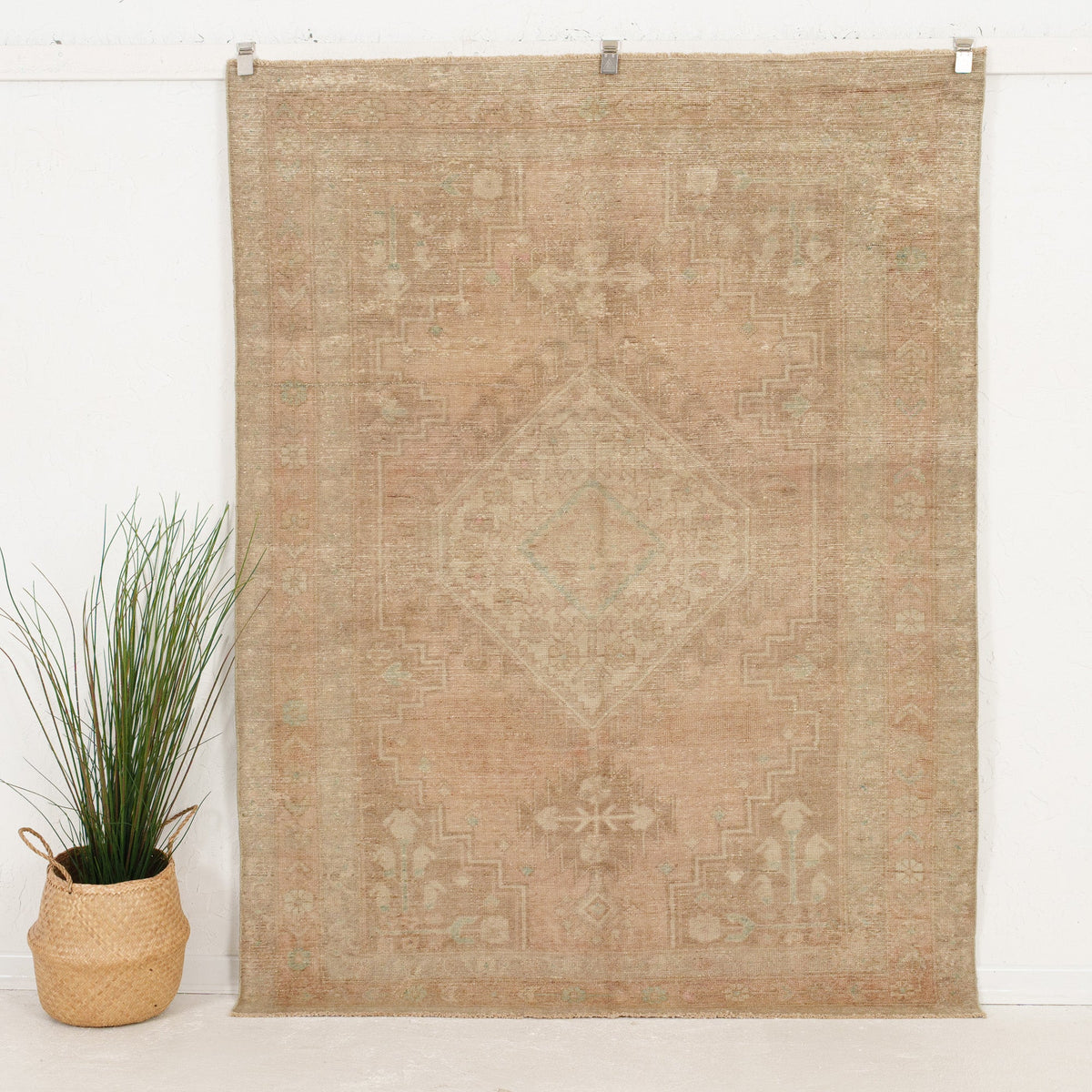 Osvinia - Vintage Persian Area Rug