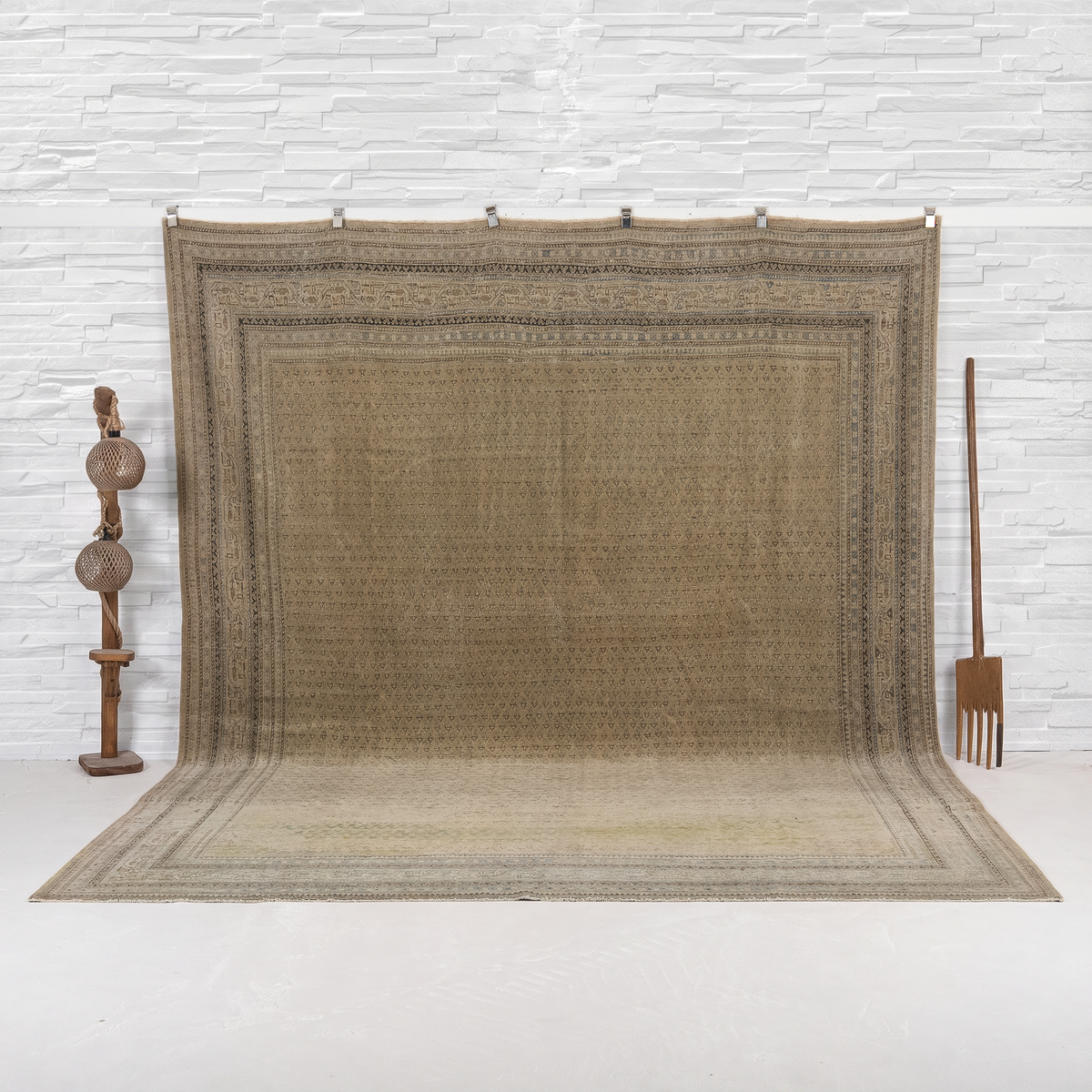 Handmade Persian Area Rug