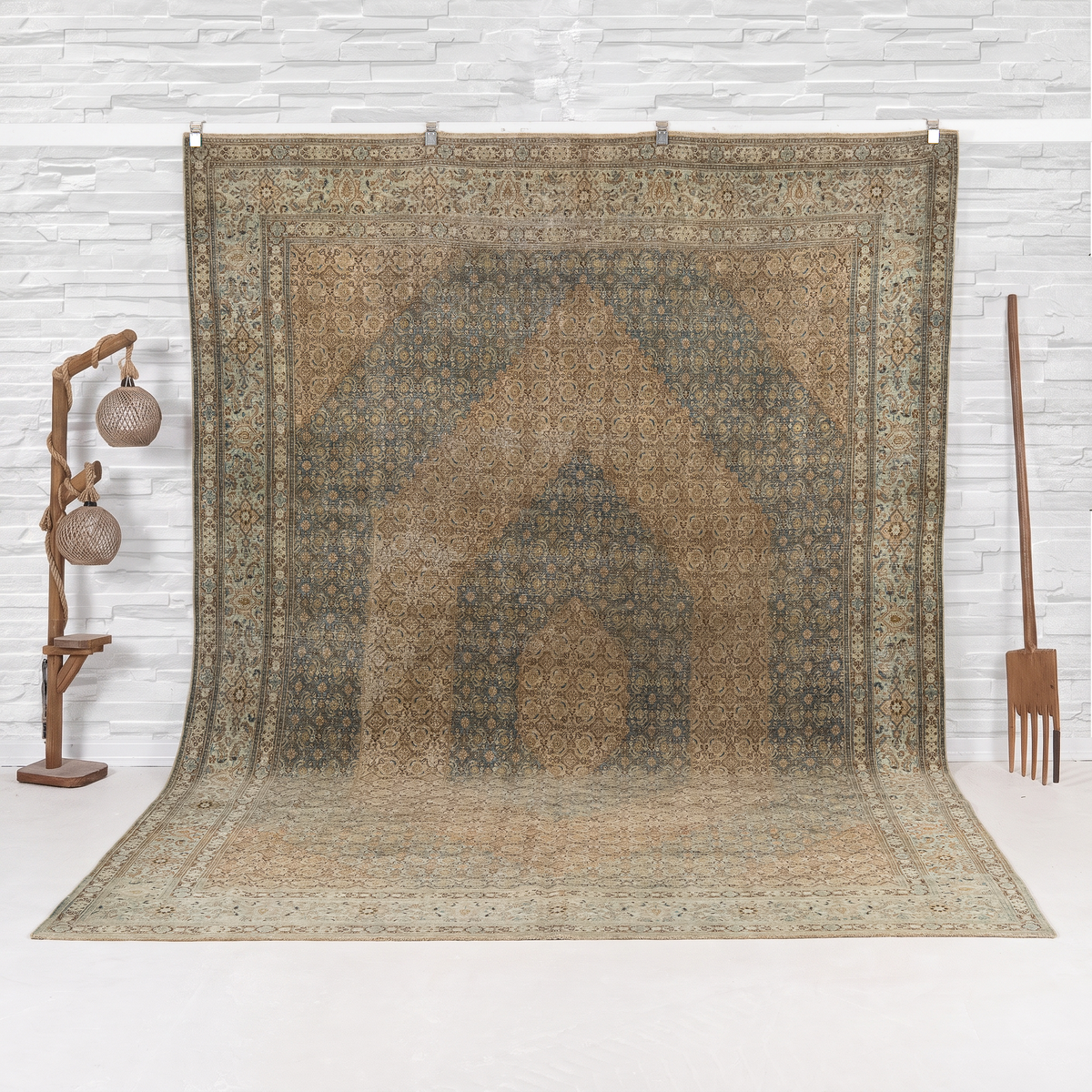 Handmade Persian Area Rug