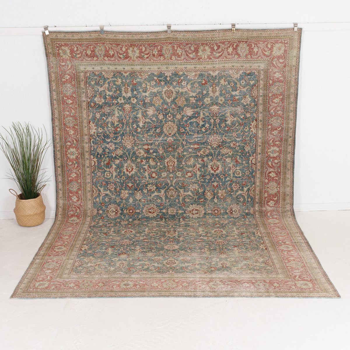 Arelara - Vintage Persian Area Rug