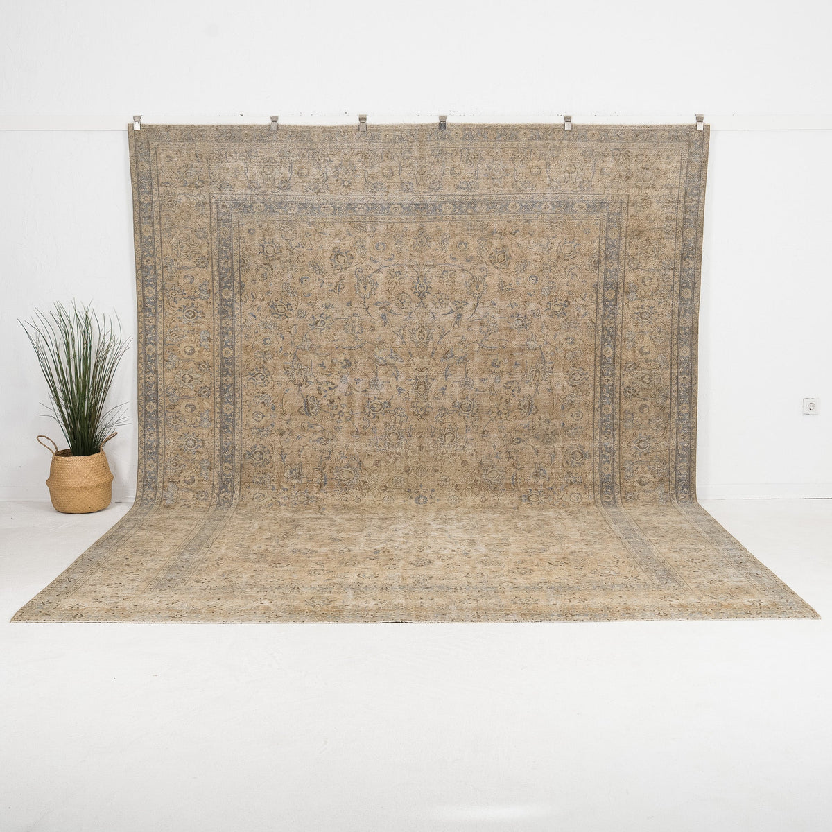 Aeralise - Vintage Persian Area Rug
