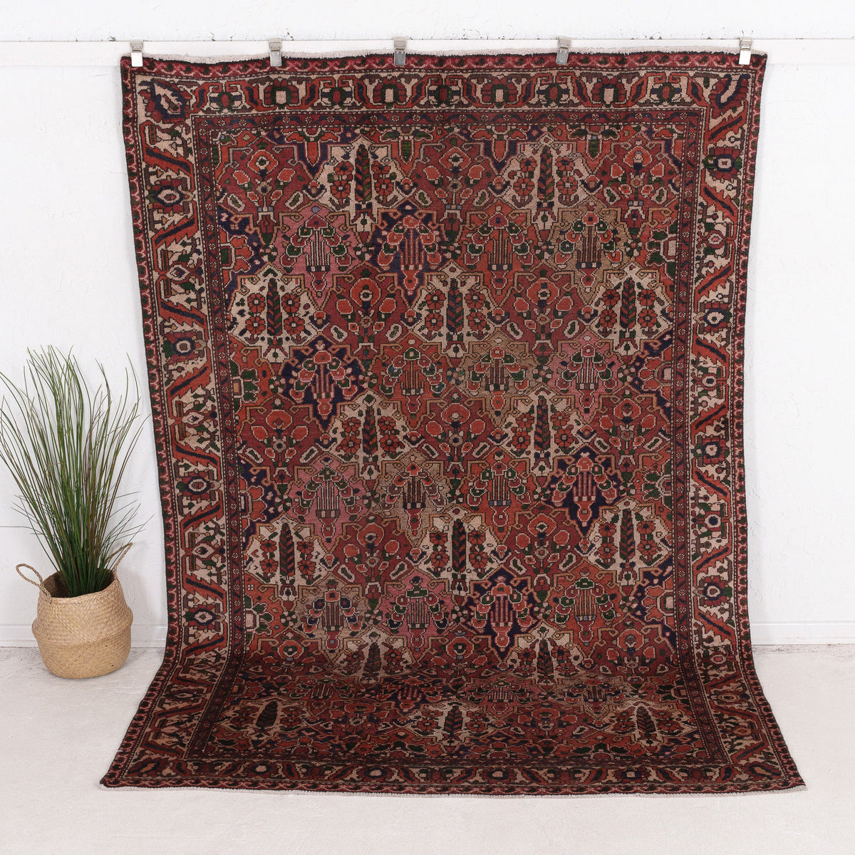 Kaelinaria - Vintage Persian Area Rug