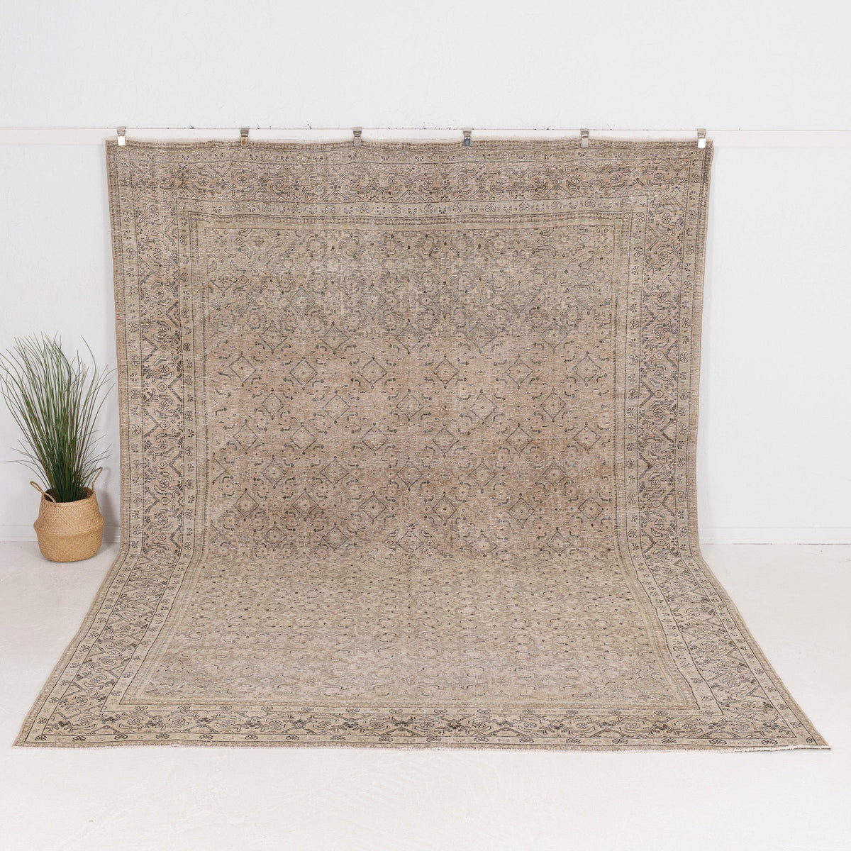 Belanaria - Vintage Persian Area Rug