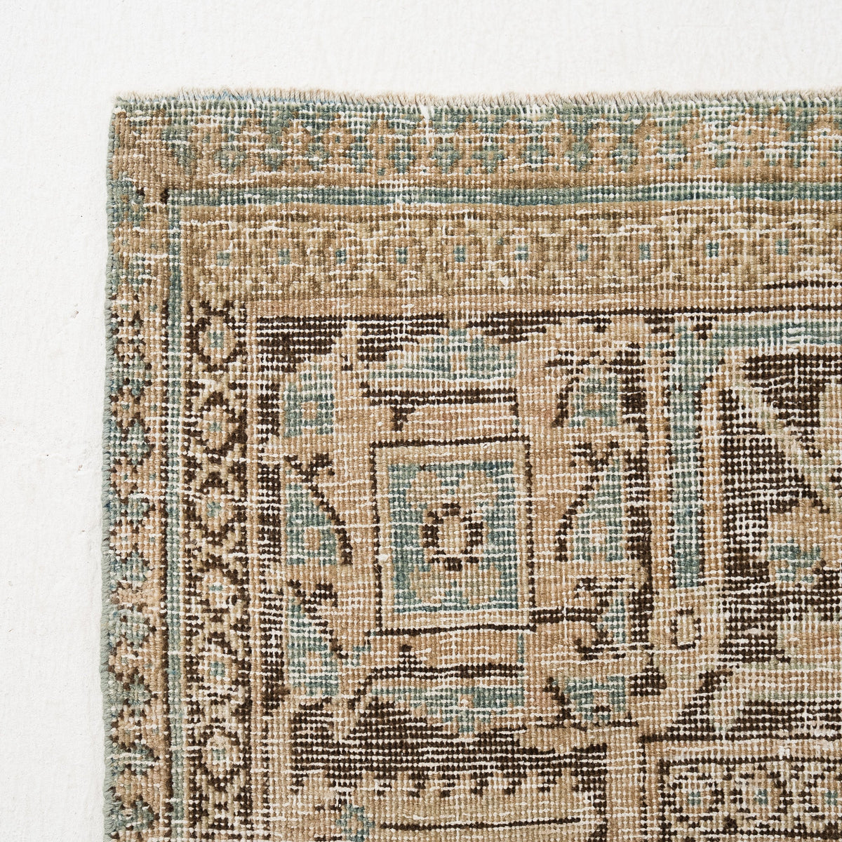 Serenyth - Vintage Persian Area Rug