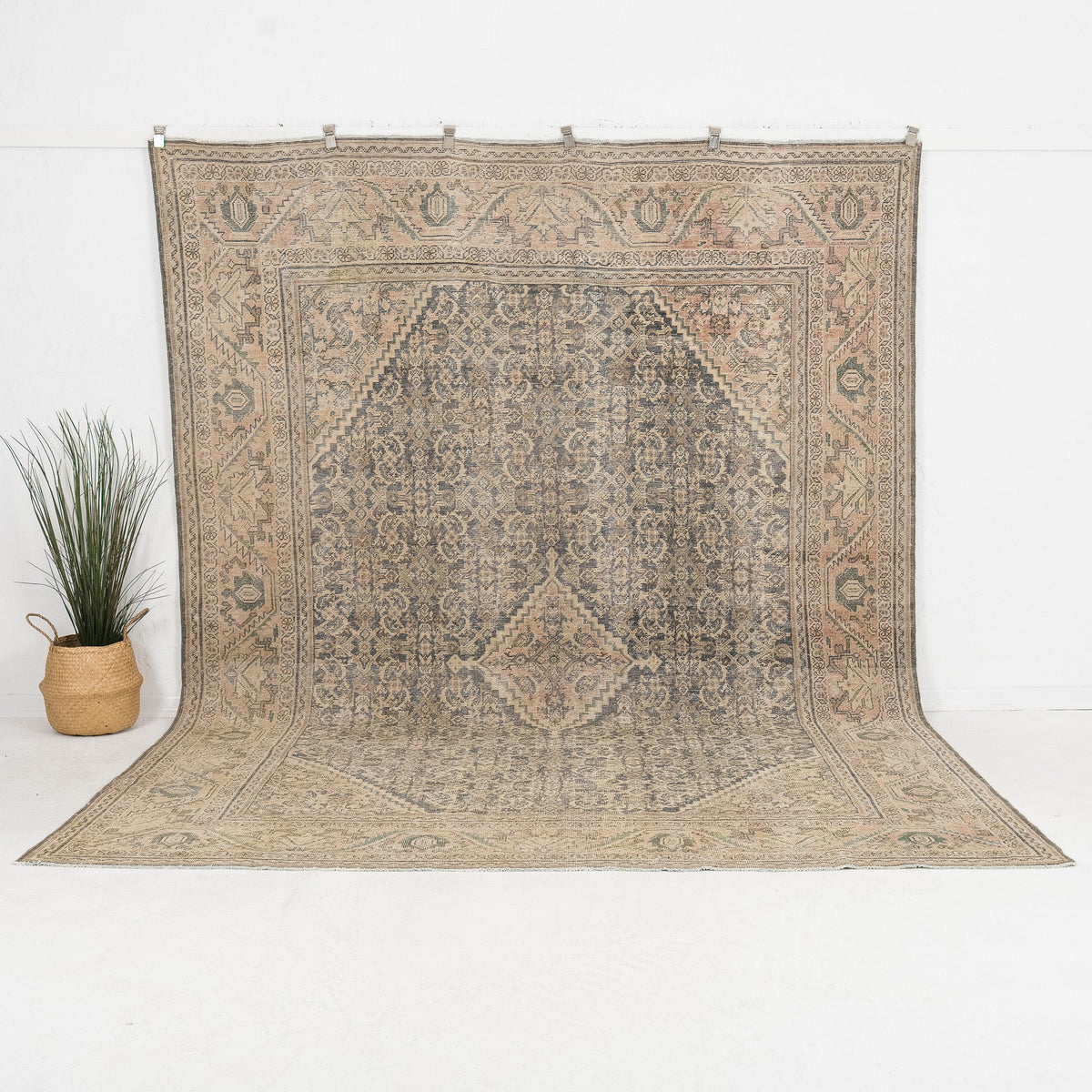 Maevind - Vintage Persian Area Rug