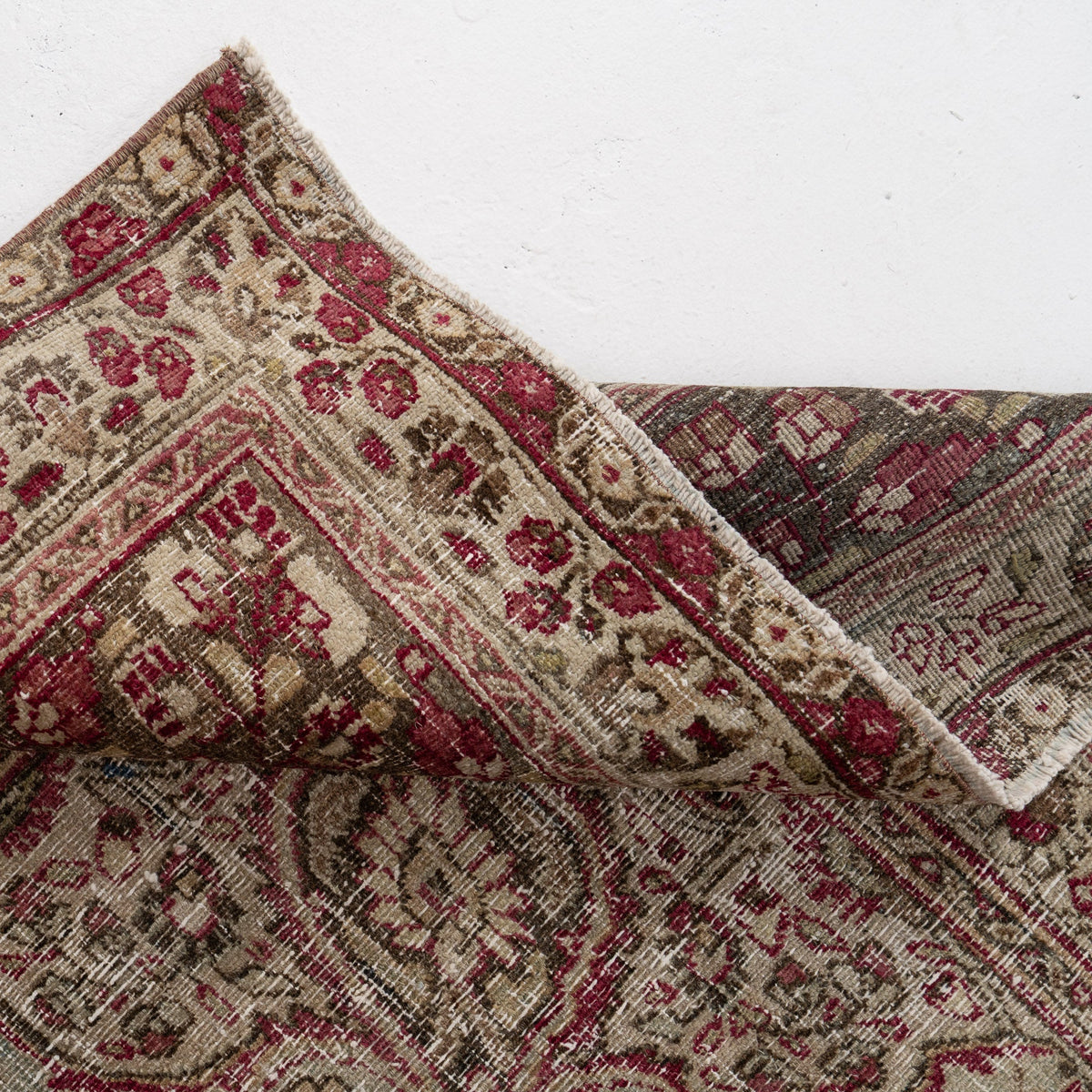 Evronia - Turkish Rug, Authentic and Vintage