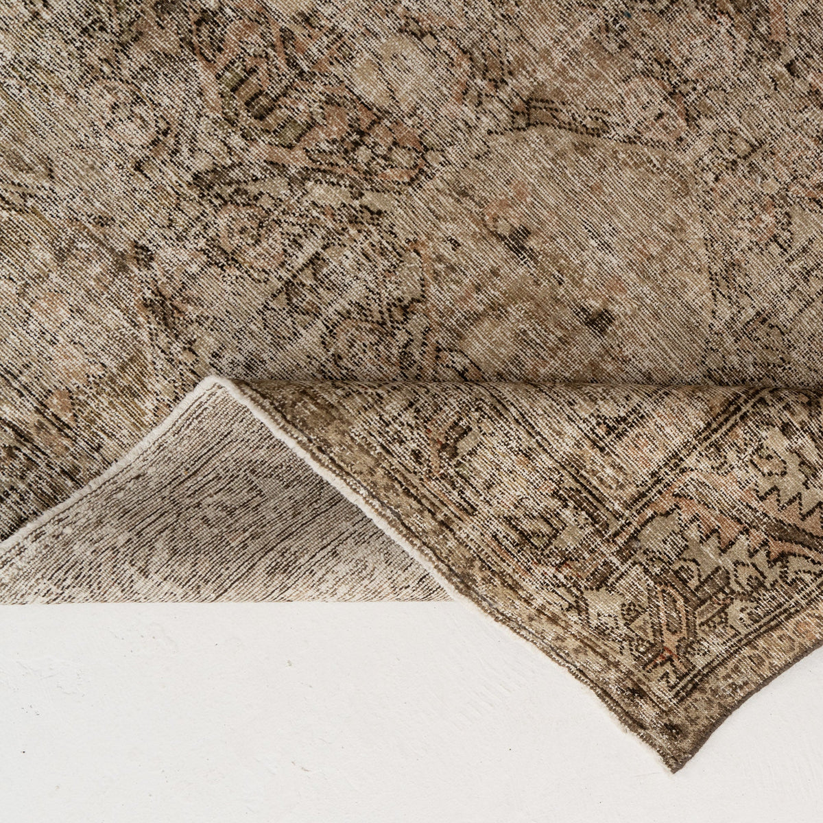 Vionna - Handmade Turkish Rug, Rich in Tradition