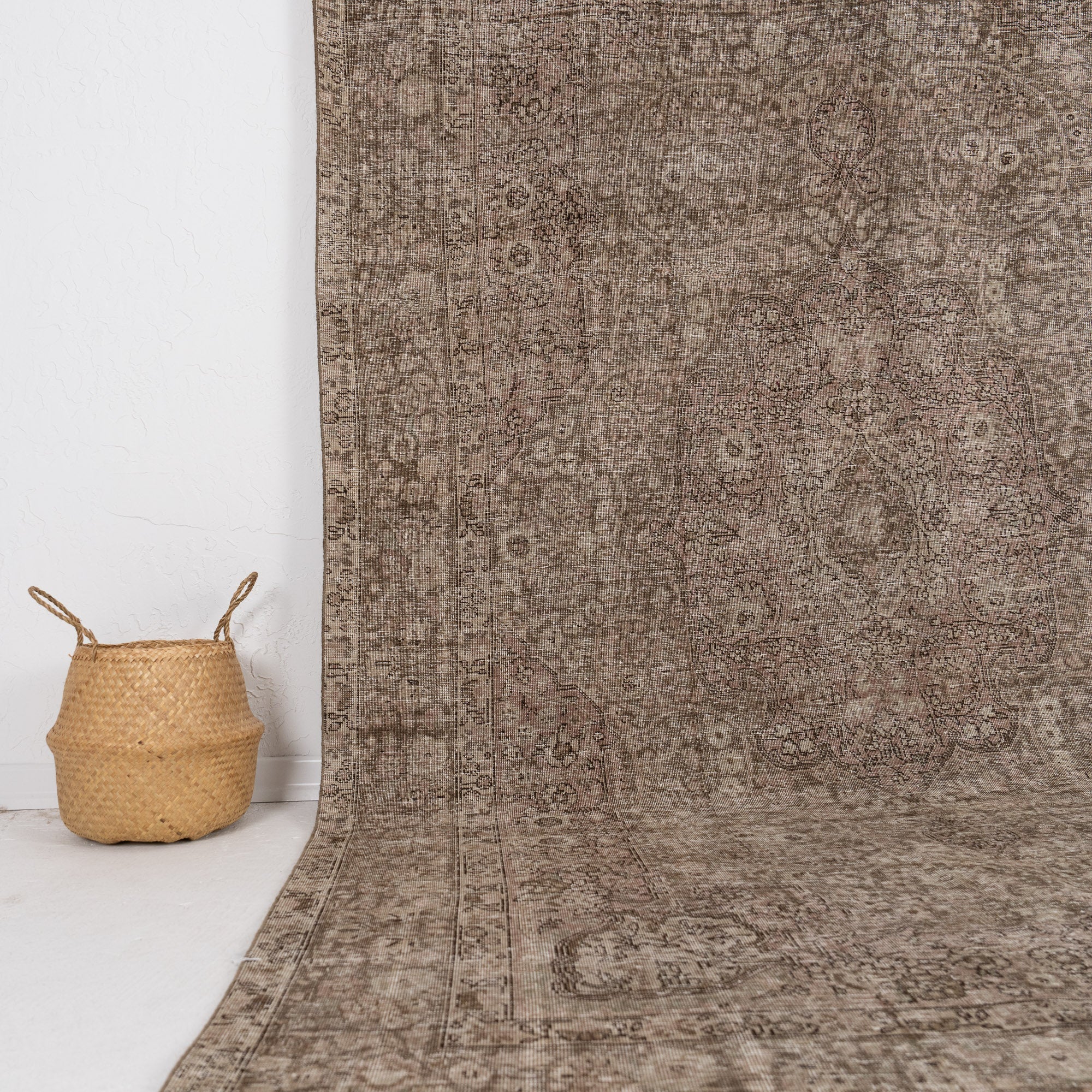 Arlina - Oriental Rug, Timeless & Exquisite
